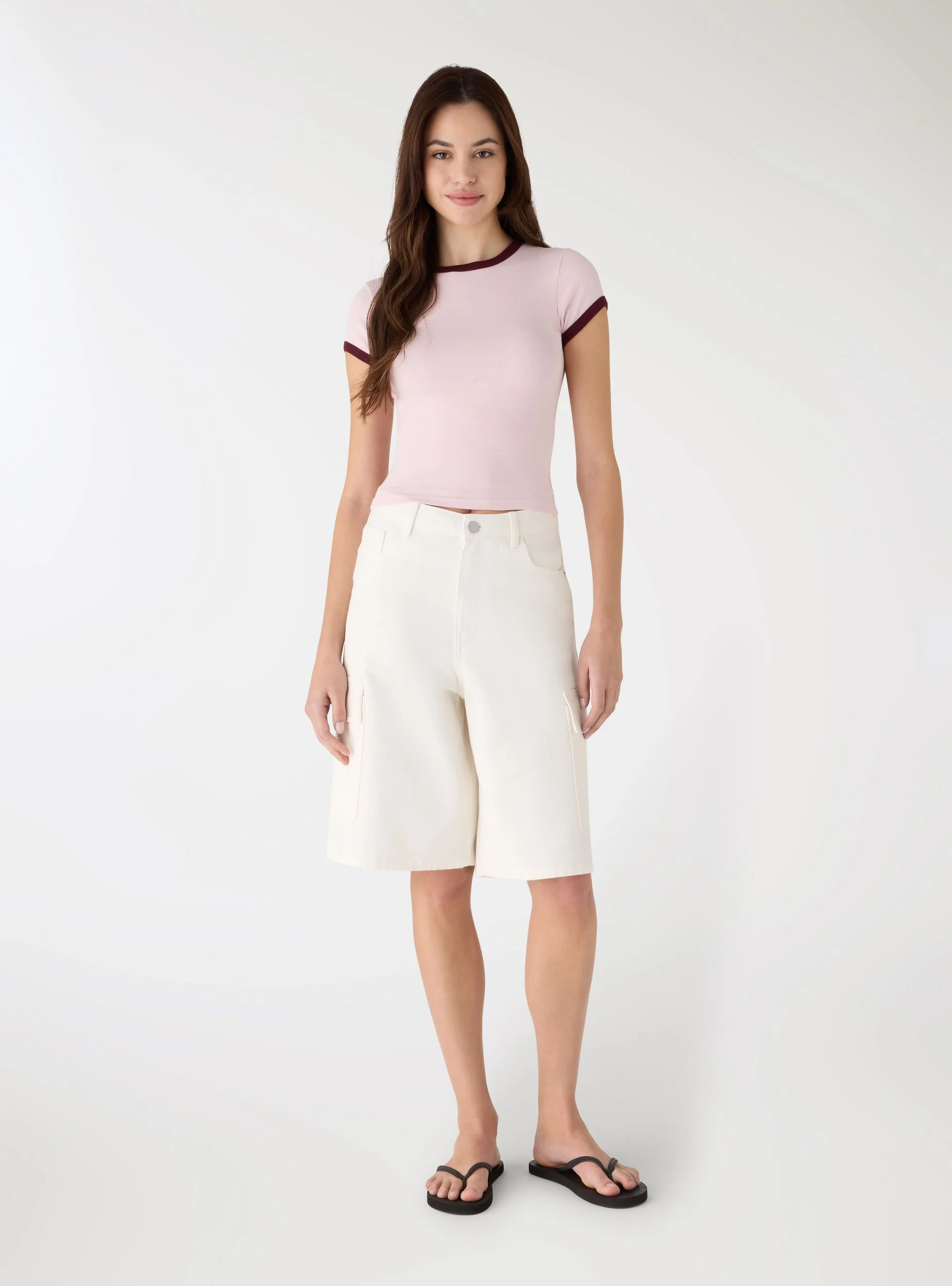 T-shirt crop con bordi a contrasto