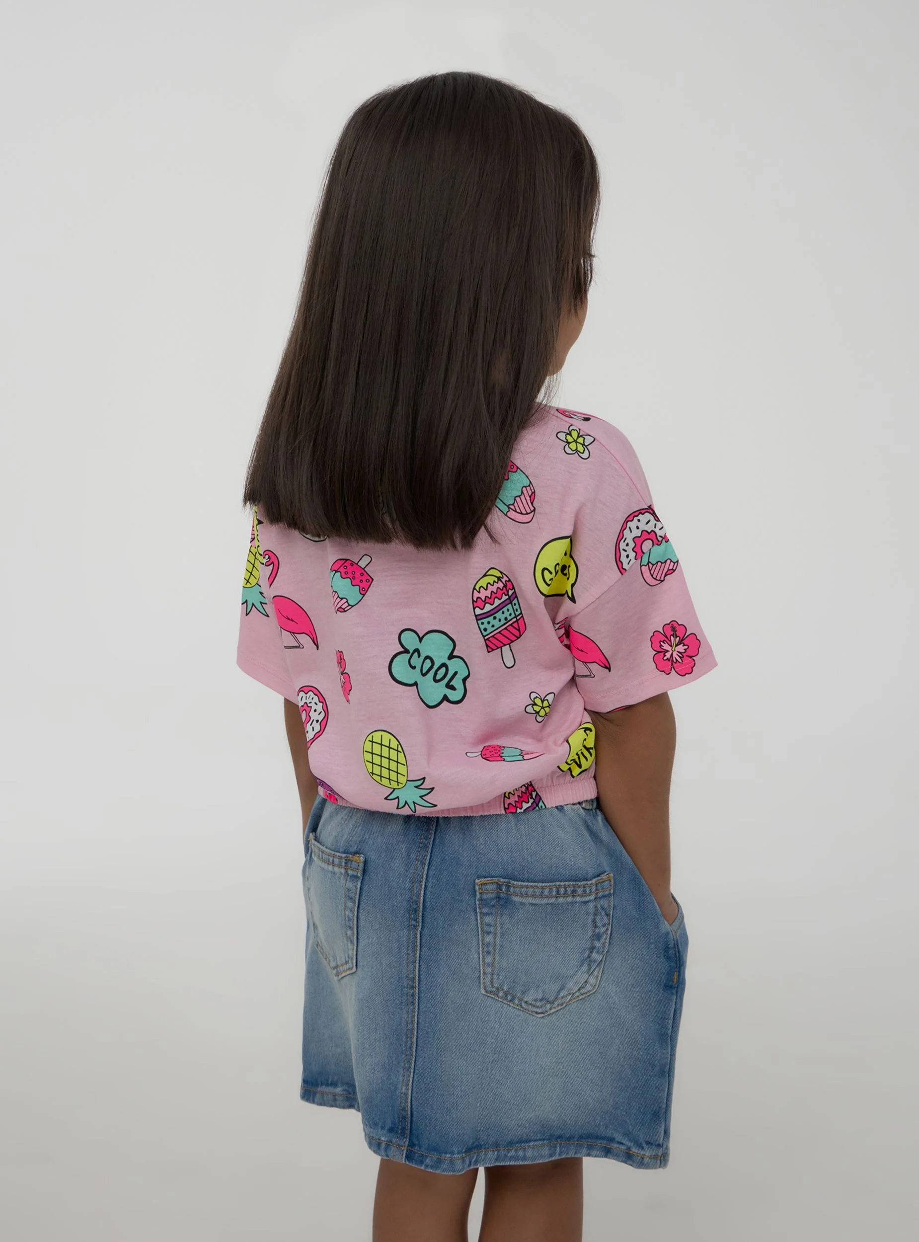 T-shirt crop con cordini e stampe - Image 3