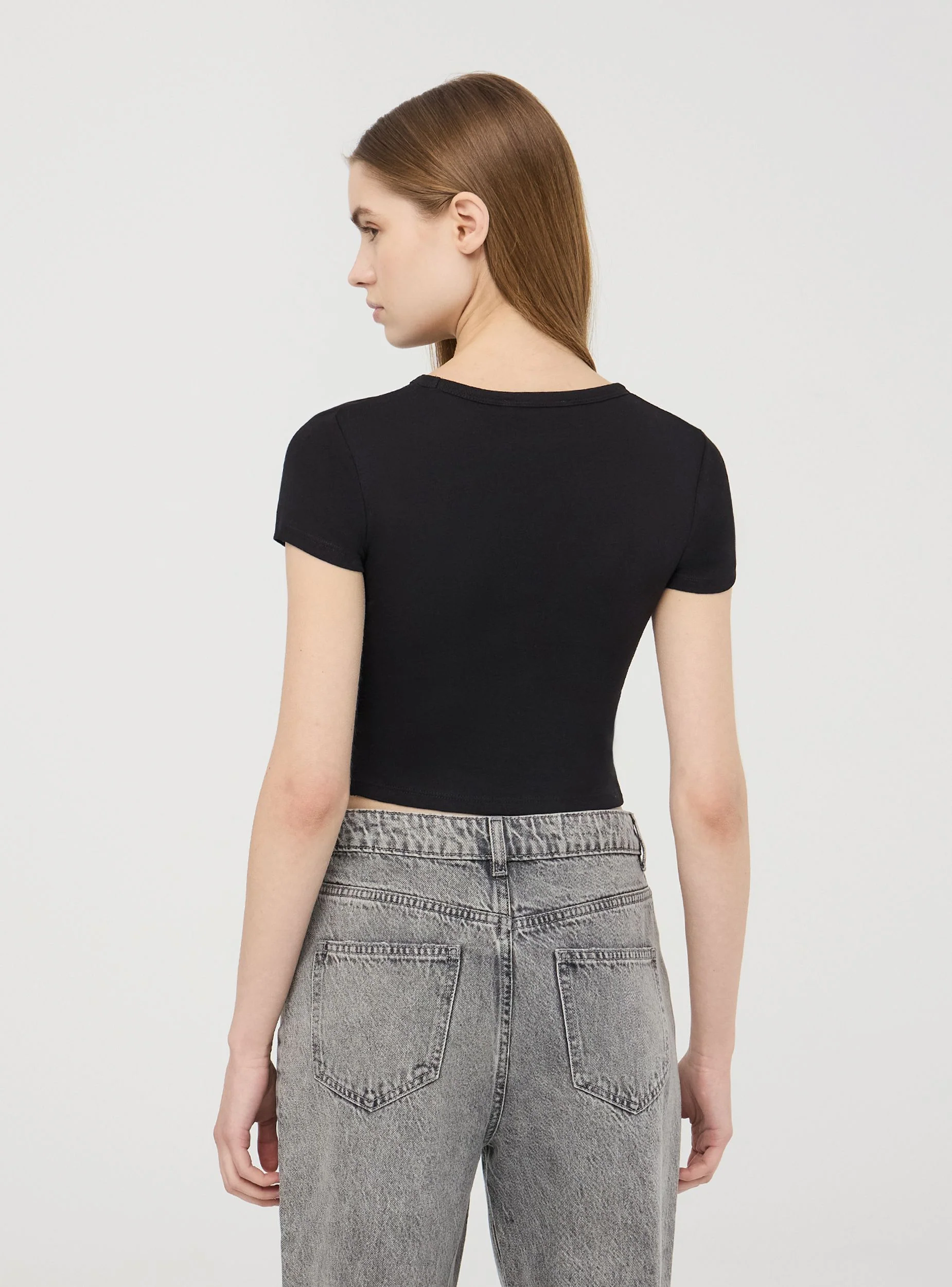 T-shirt crop con laccetti e stampa dadi - Image 2