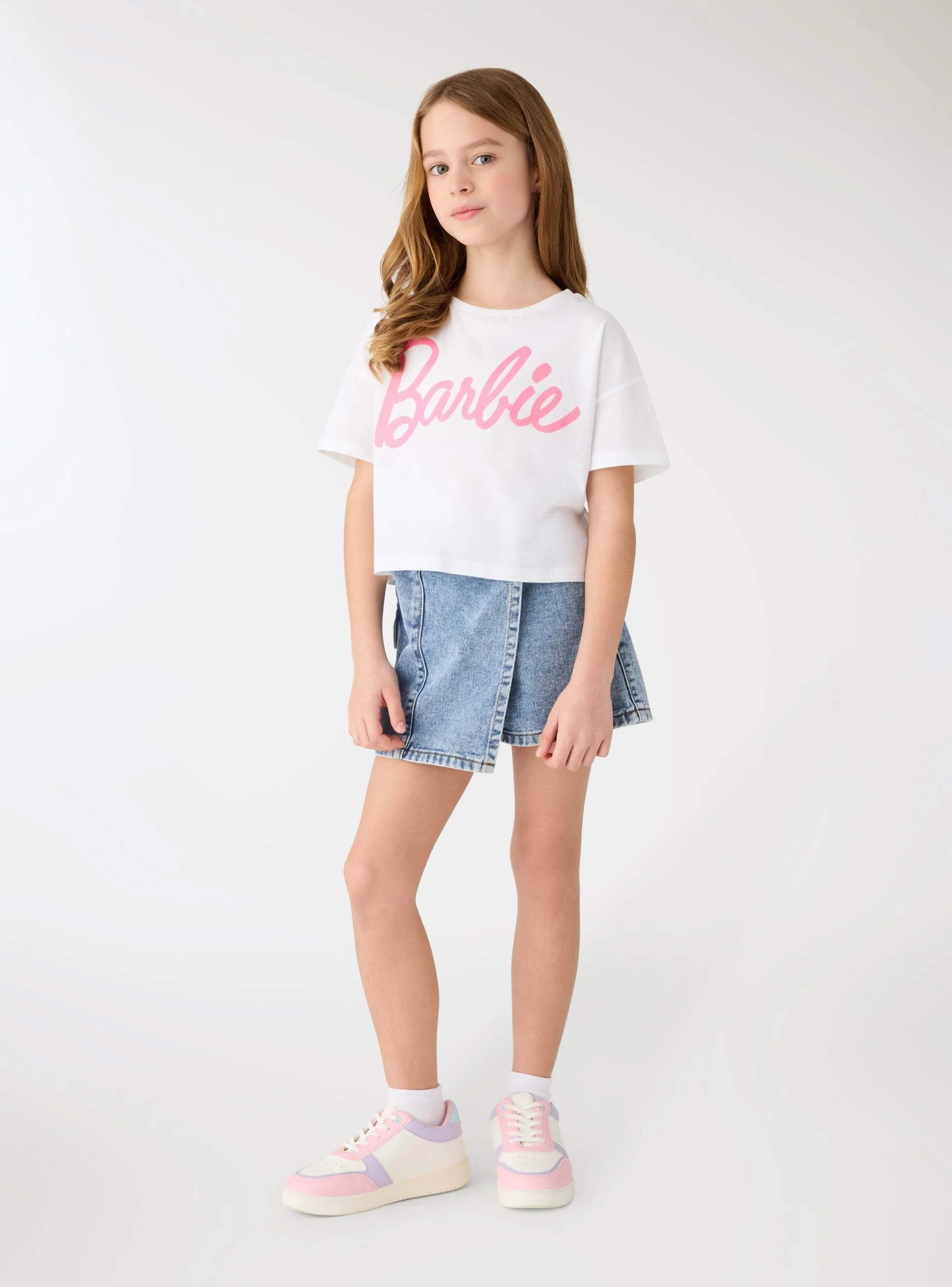 T-shirt crop con scritta Barbie® - Image 2