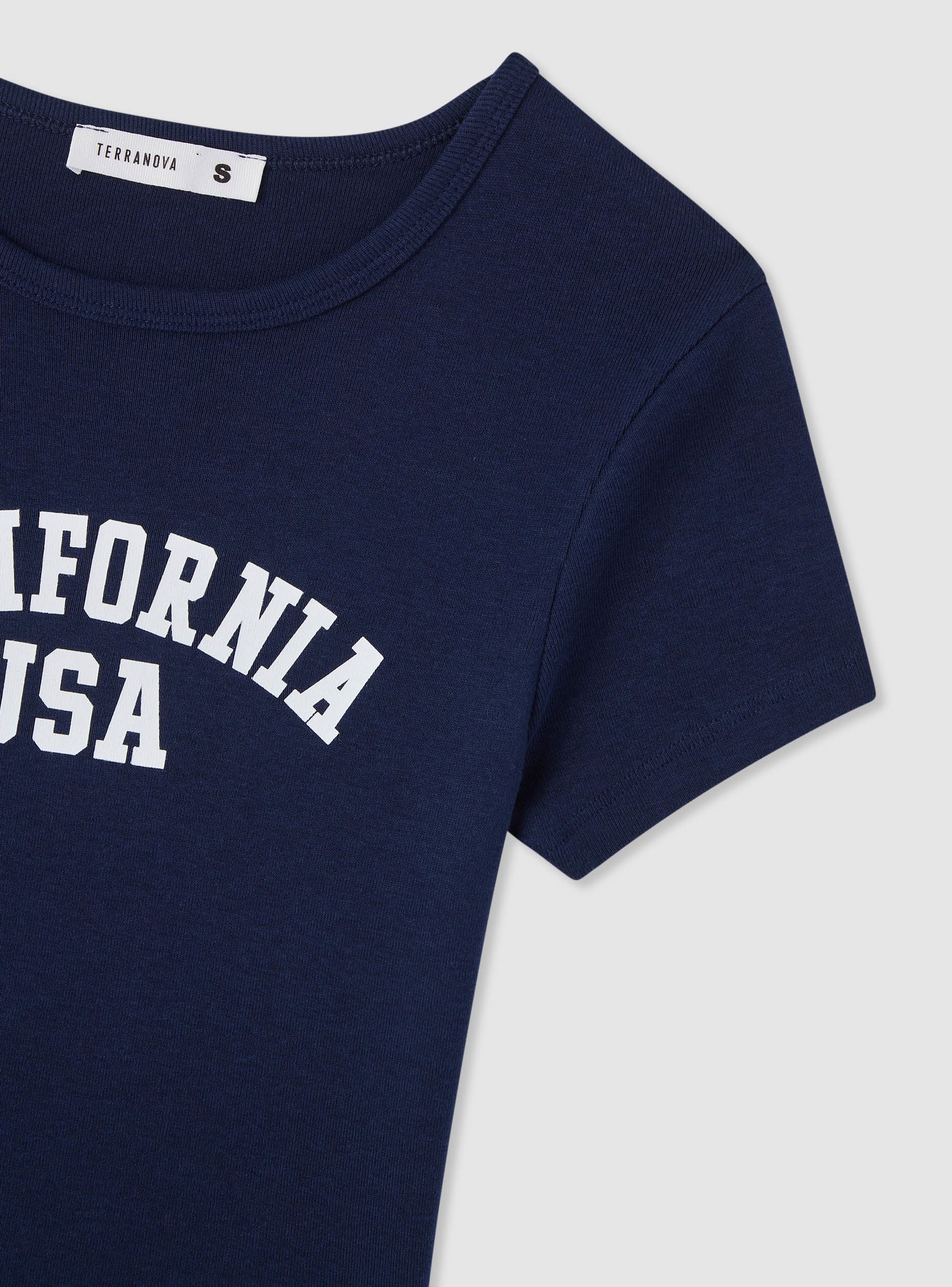 T-shirt crop con scritta college - Image 3