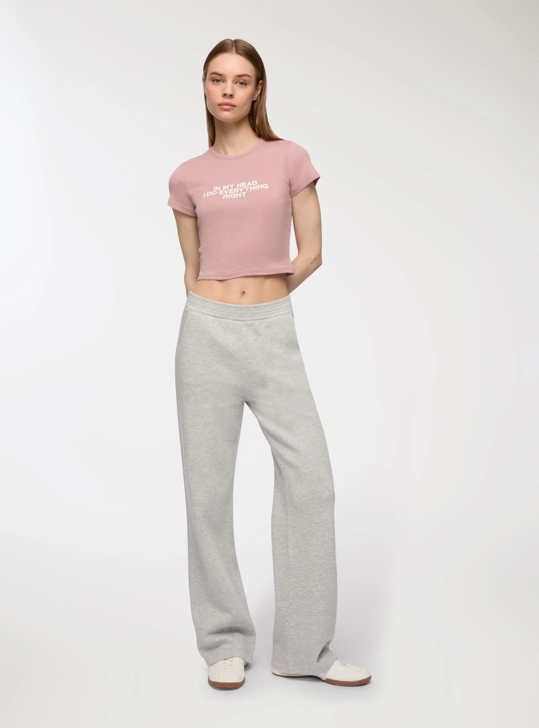 T-shirt crop con scritta simpatica