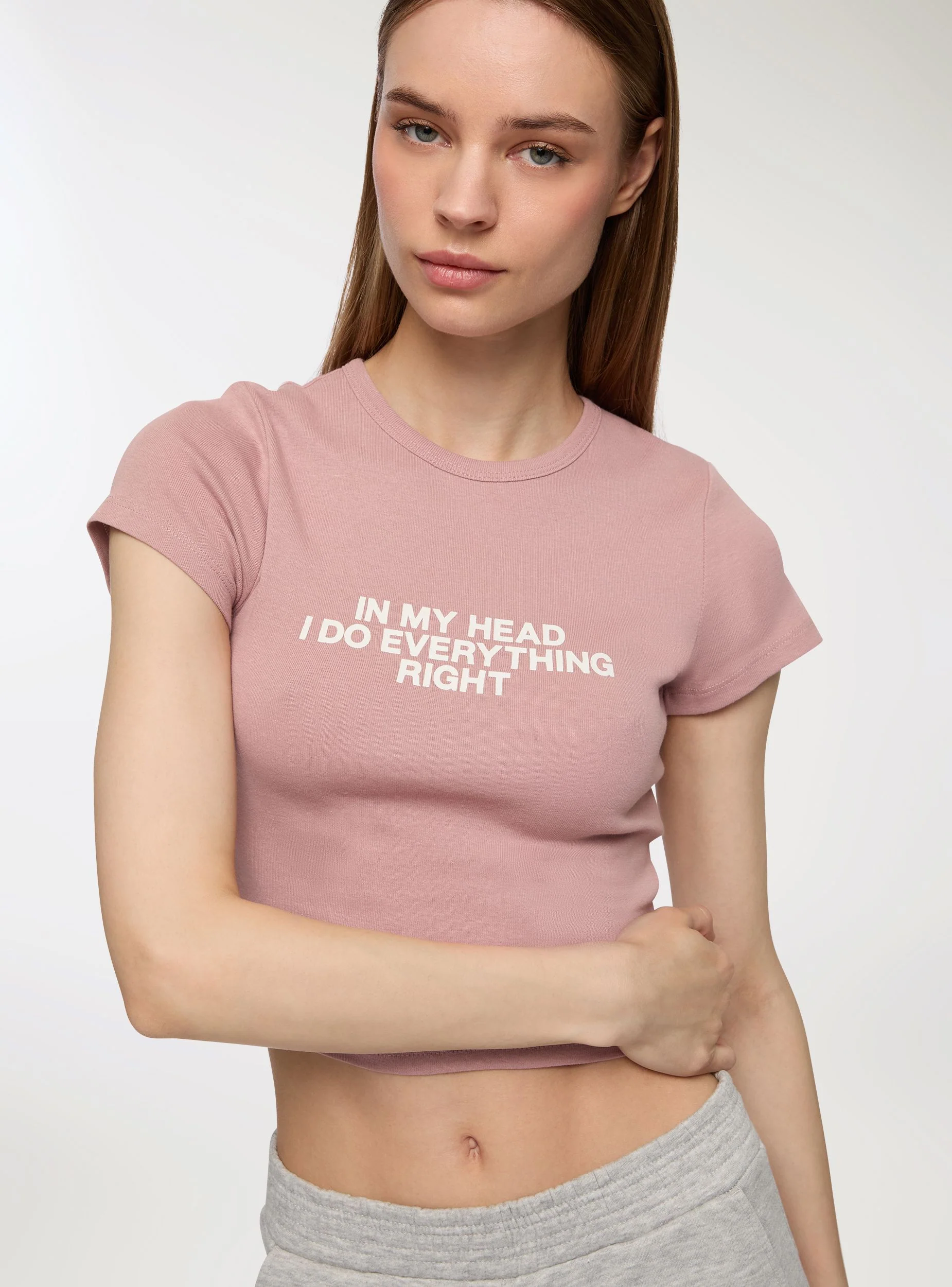T-shirt crop con scritta simpatica - Image 3