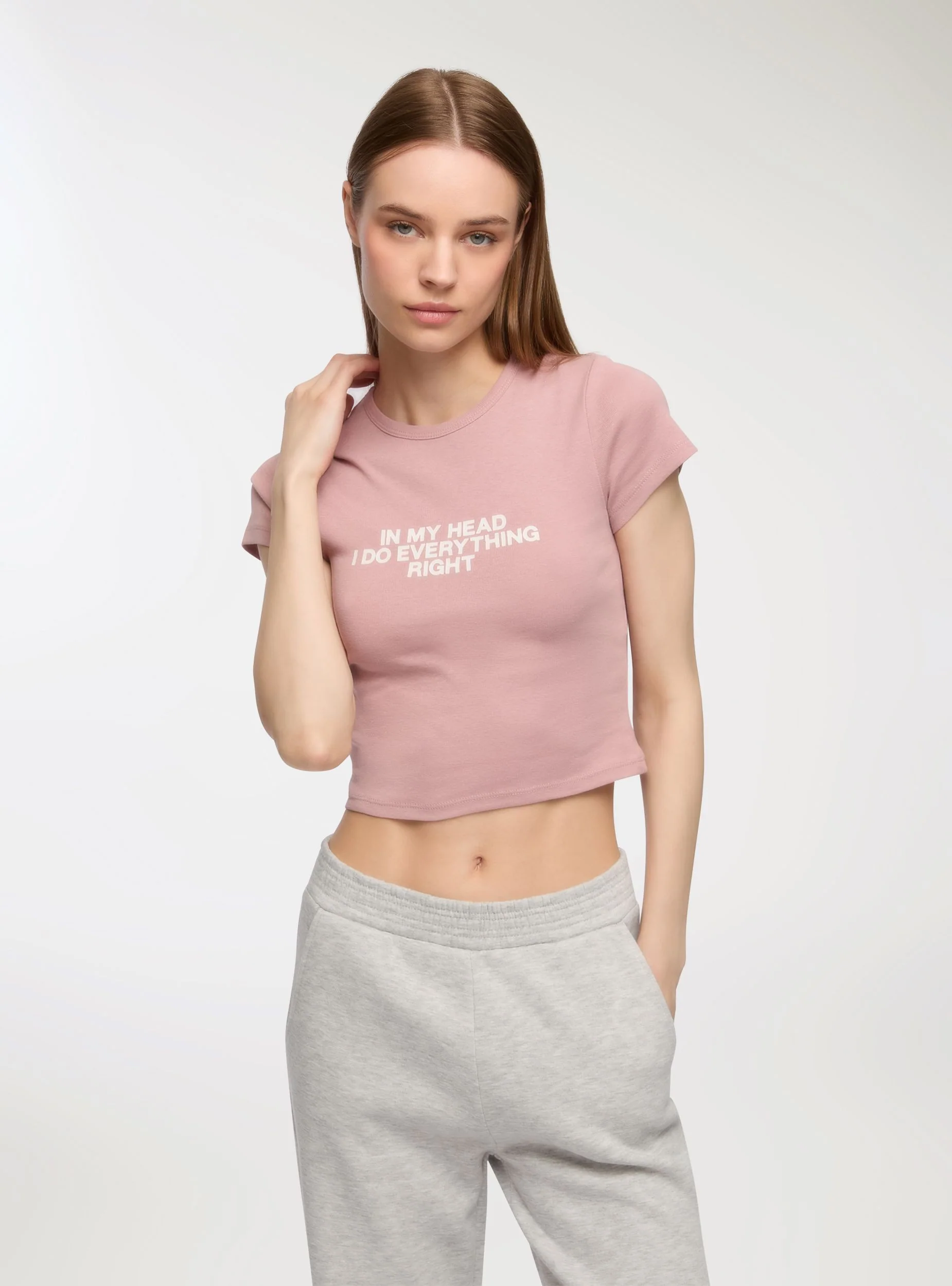 T-shirt crop con scritta simpatica - Image 4