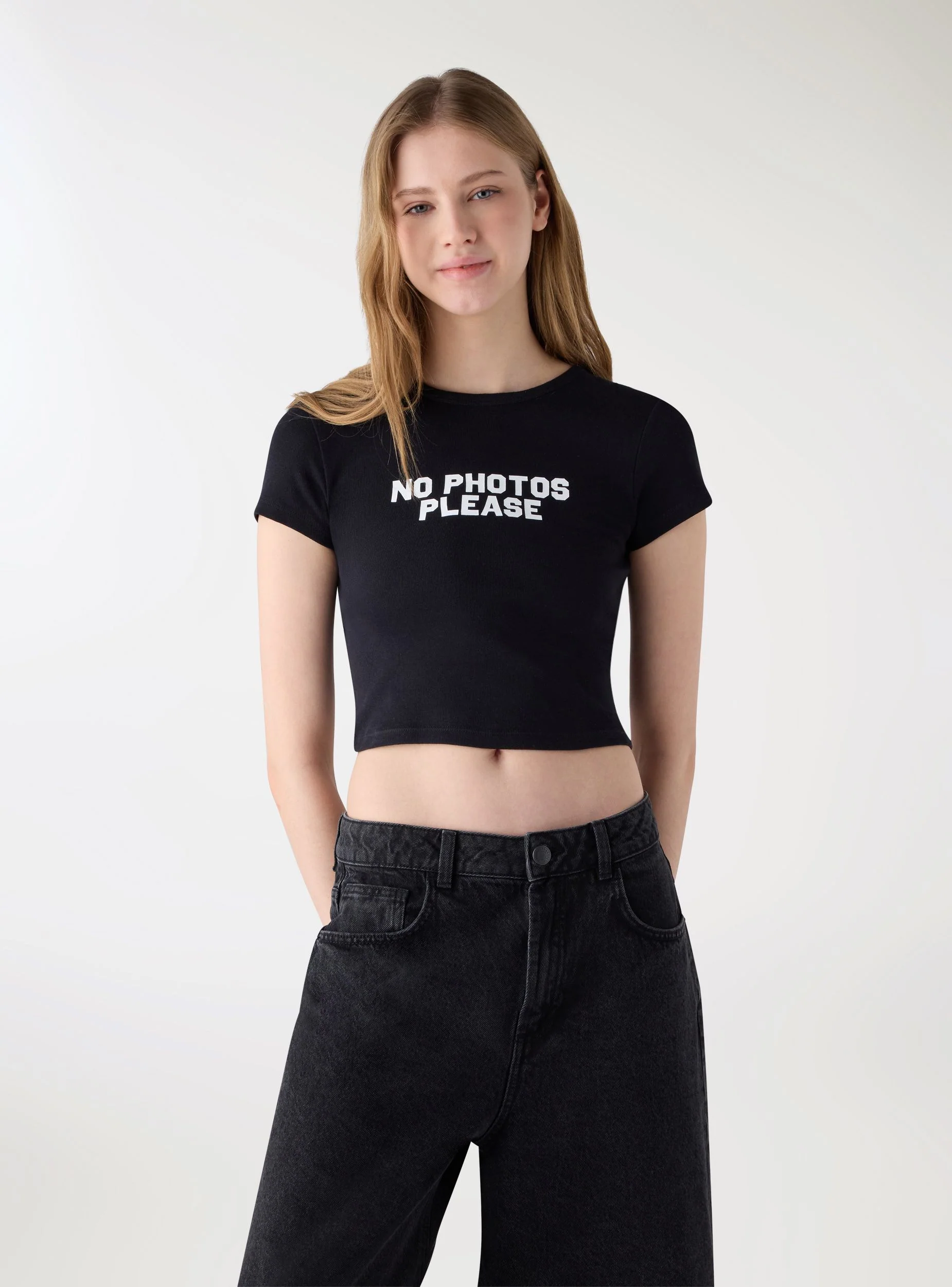 T-shirt crop con scritta - Image 8