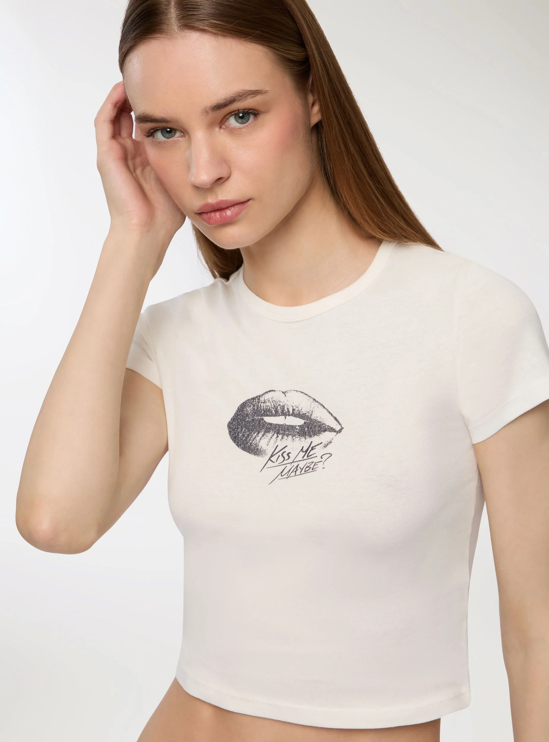 T-shirt crop con stampa labbra - Image 3