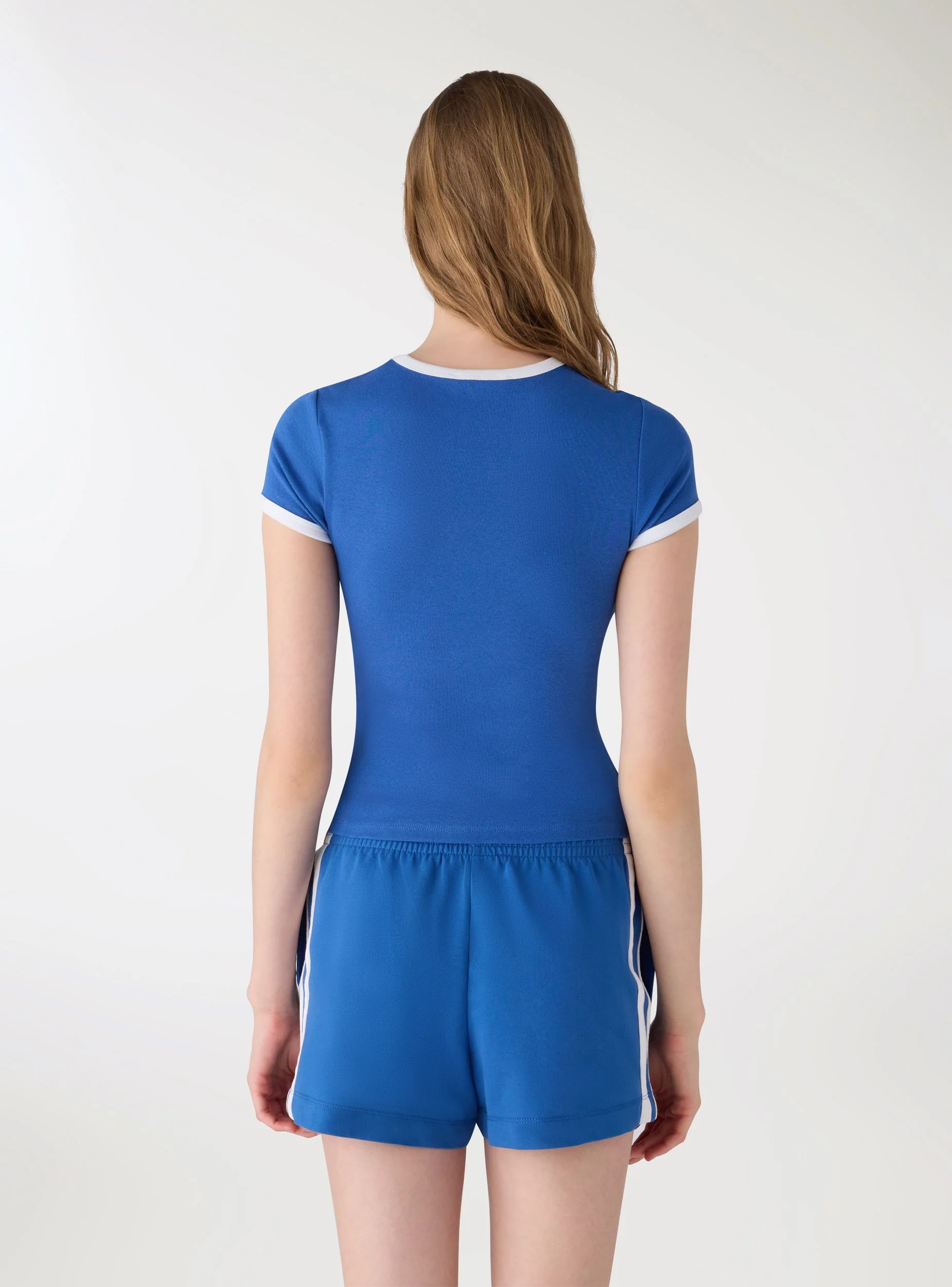 T-shirt crop con stampa numero - Image 3