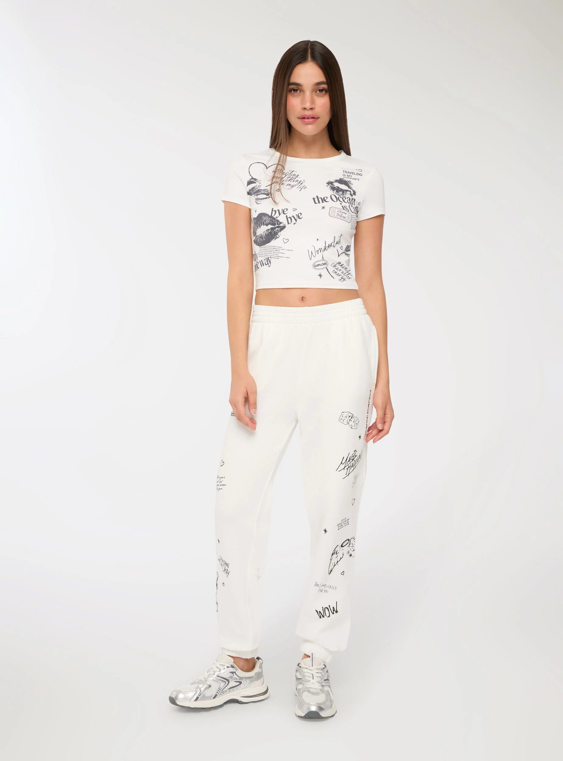 T-shirt crop con stampe - Image 3