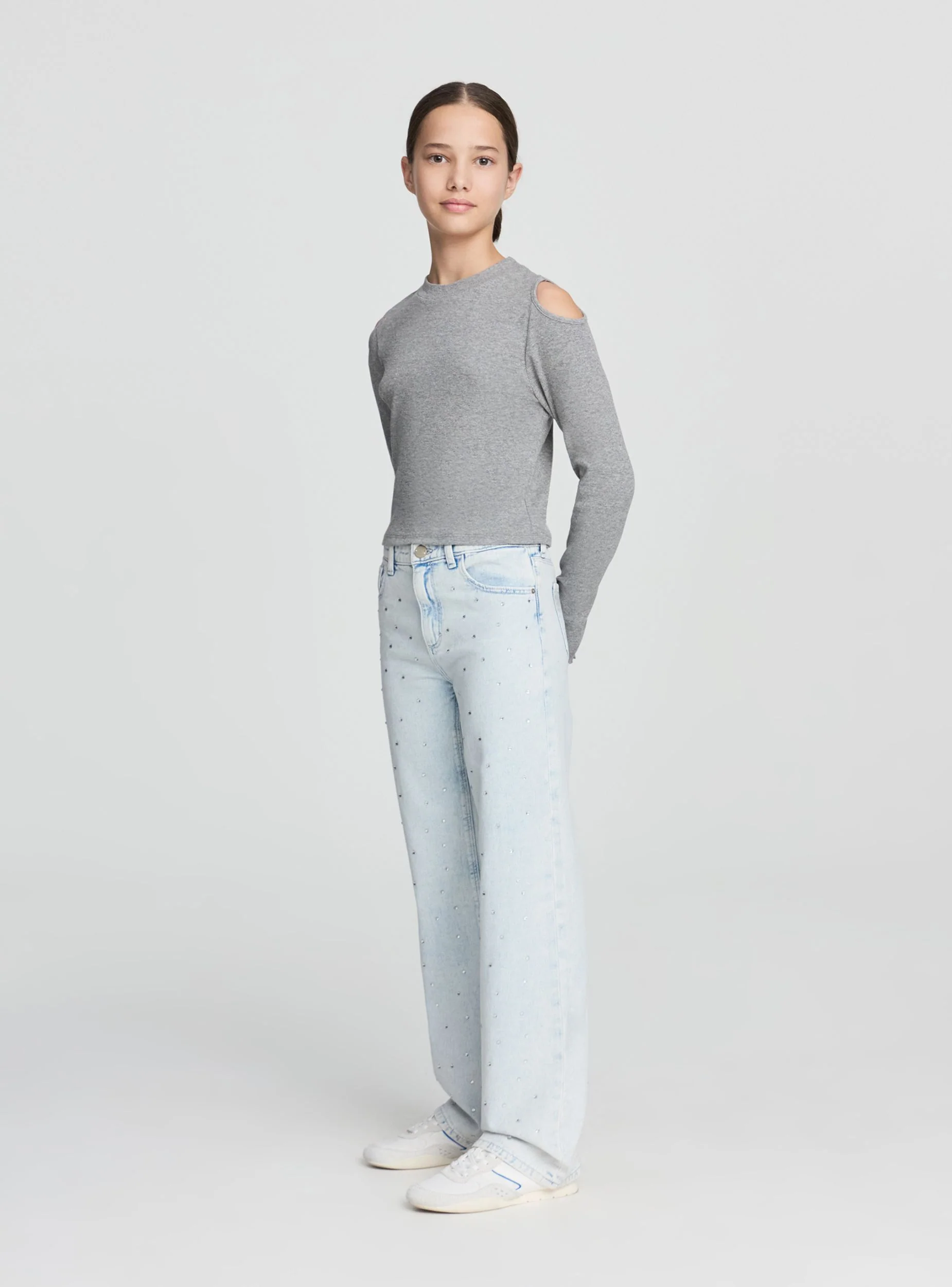 T-shirt crop cut-out sulle spalle