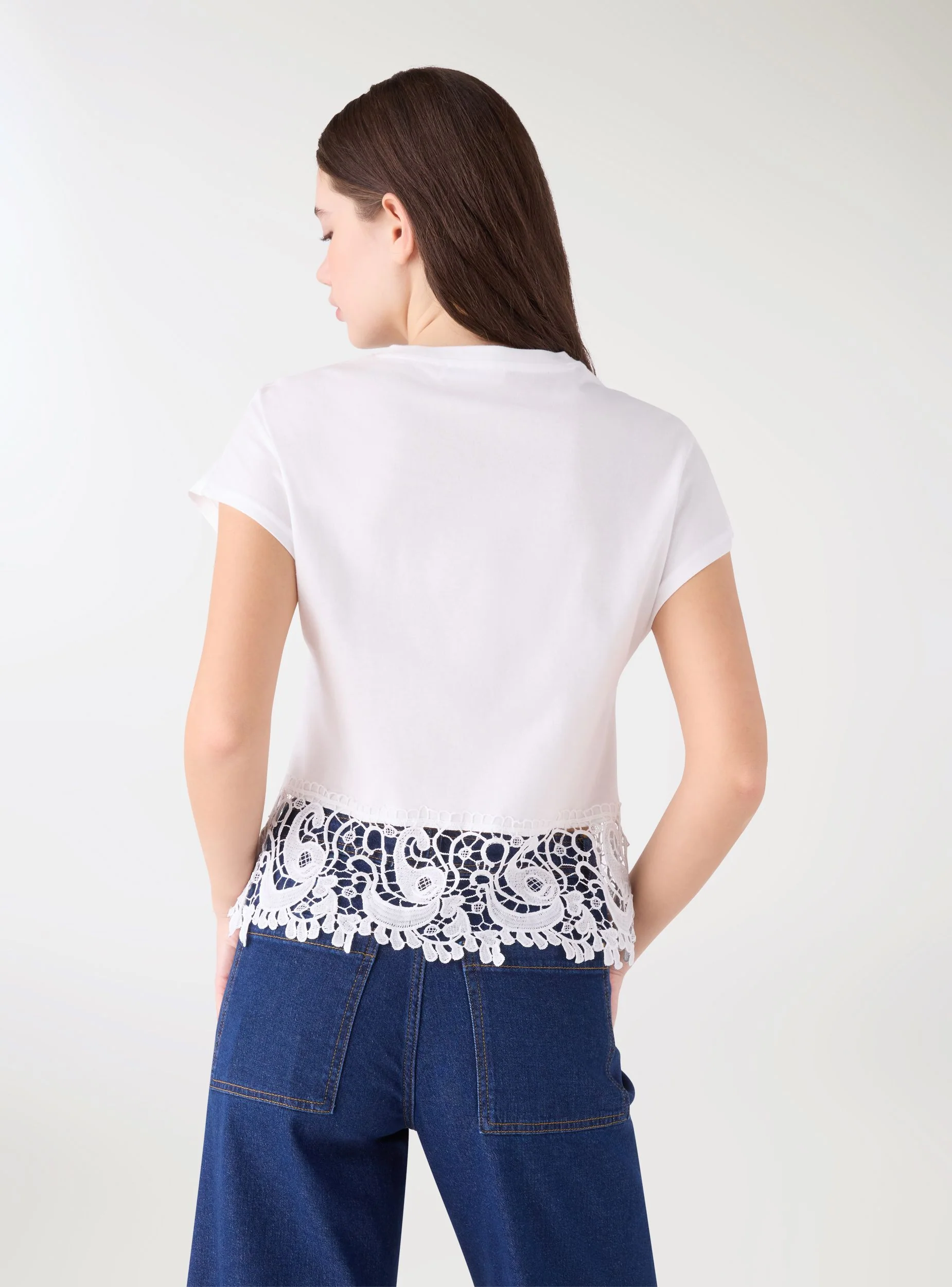 T-shirt crop fondo passamaneria macramè - Image 3