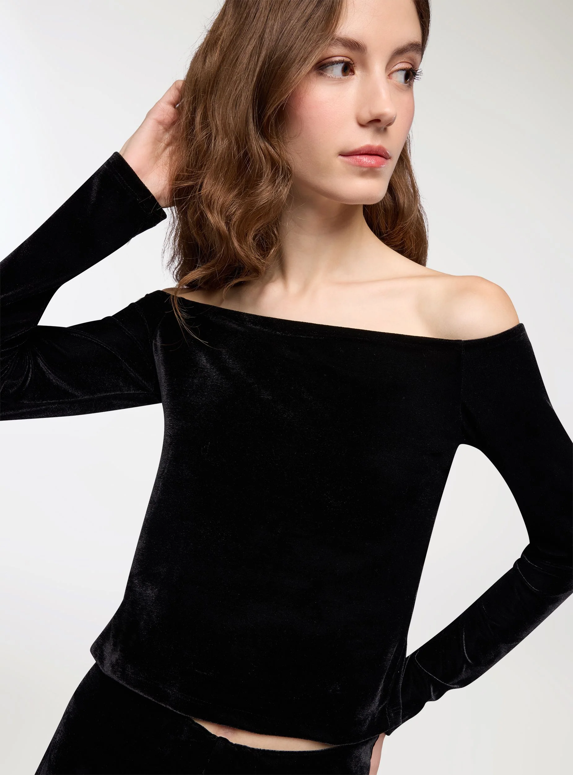 T-shirt crop spalle scoperte in ciniglia - Image 2