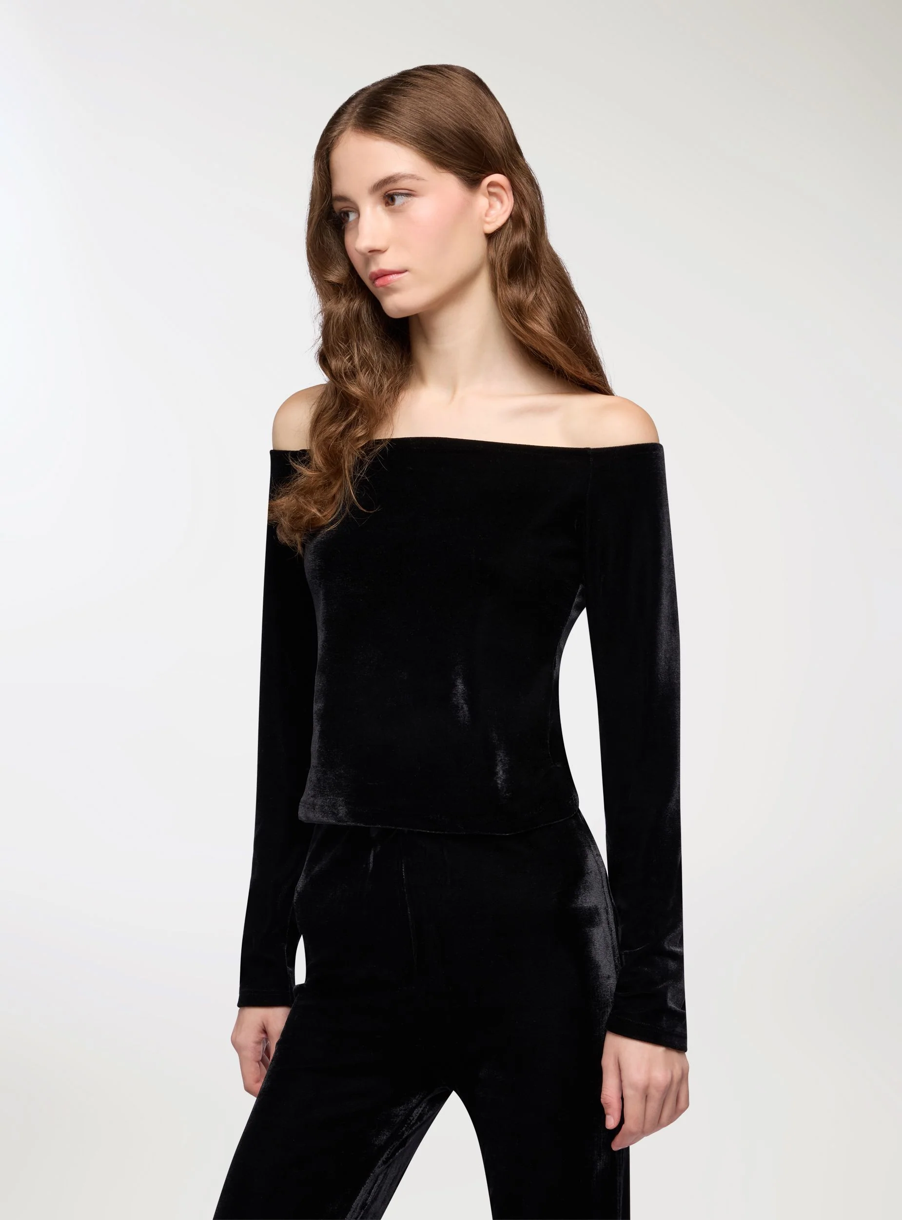 T-shirt crop spalle scoperte in ciniglia - Image 4