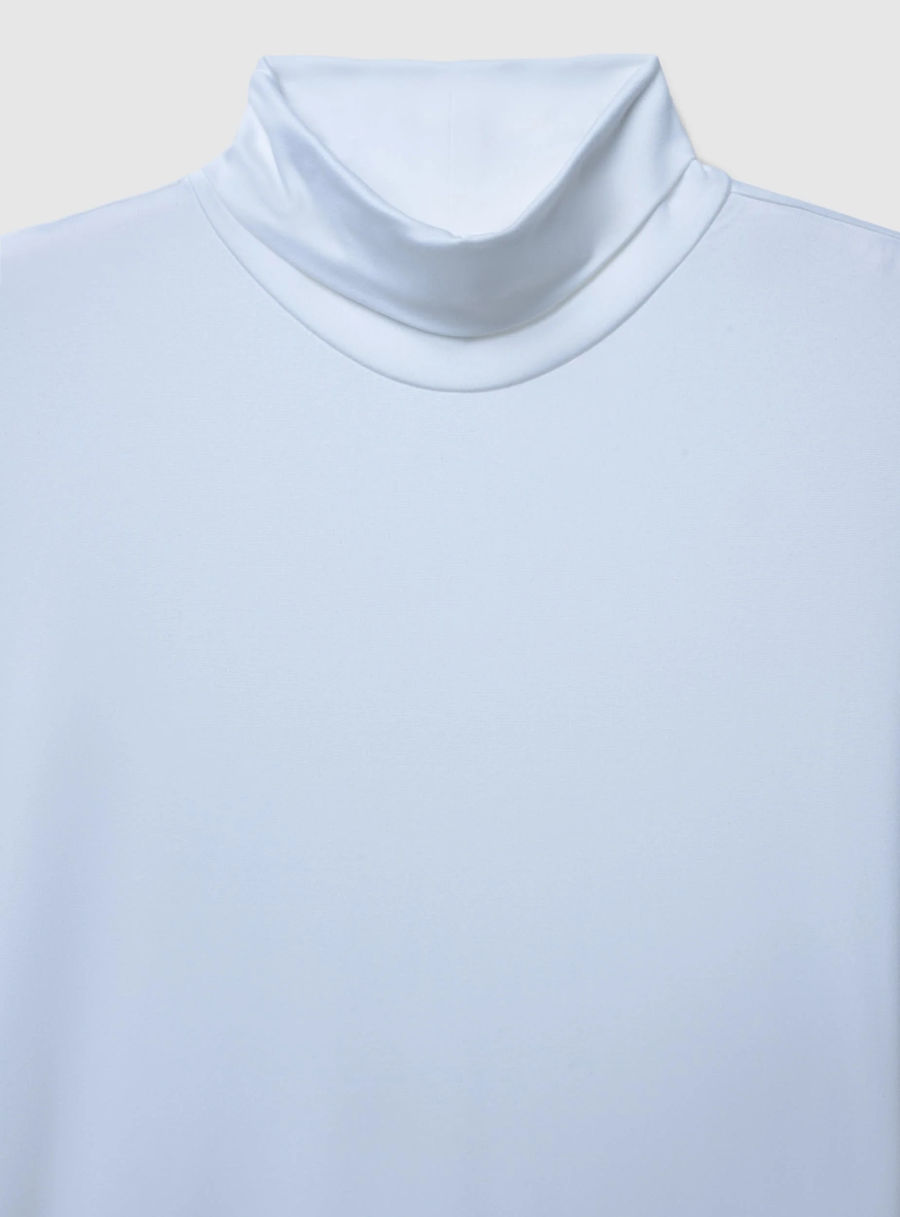 T-shirt dolcevita in tessuto caldo - Image 5
