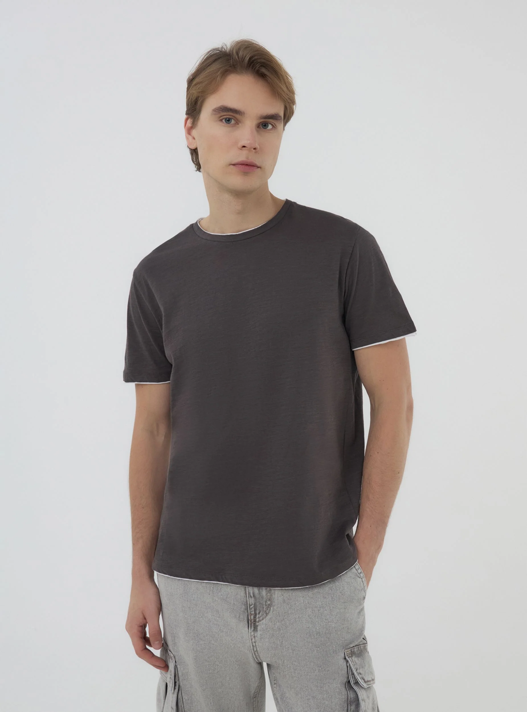 T-shirt doppiata tinta unita