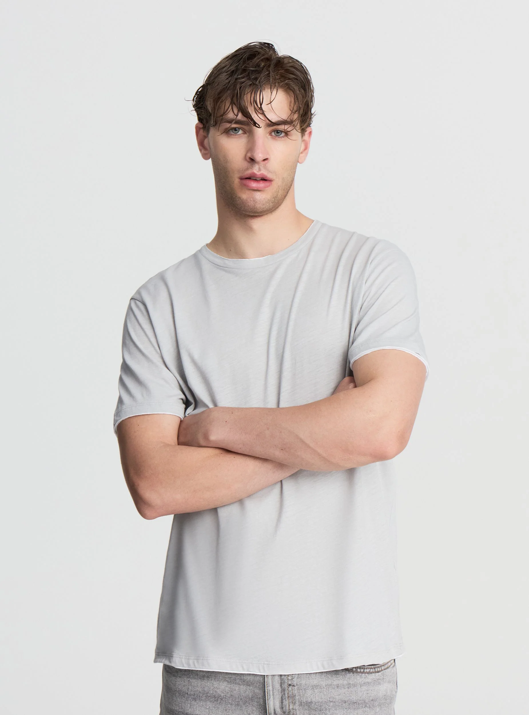 T-shirt doppiata tinta unita
