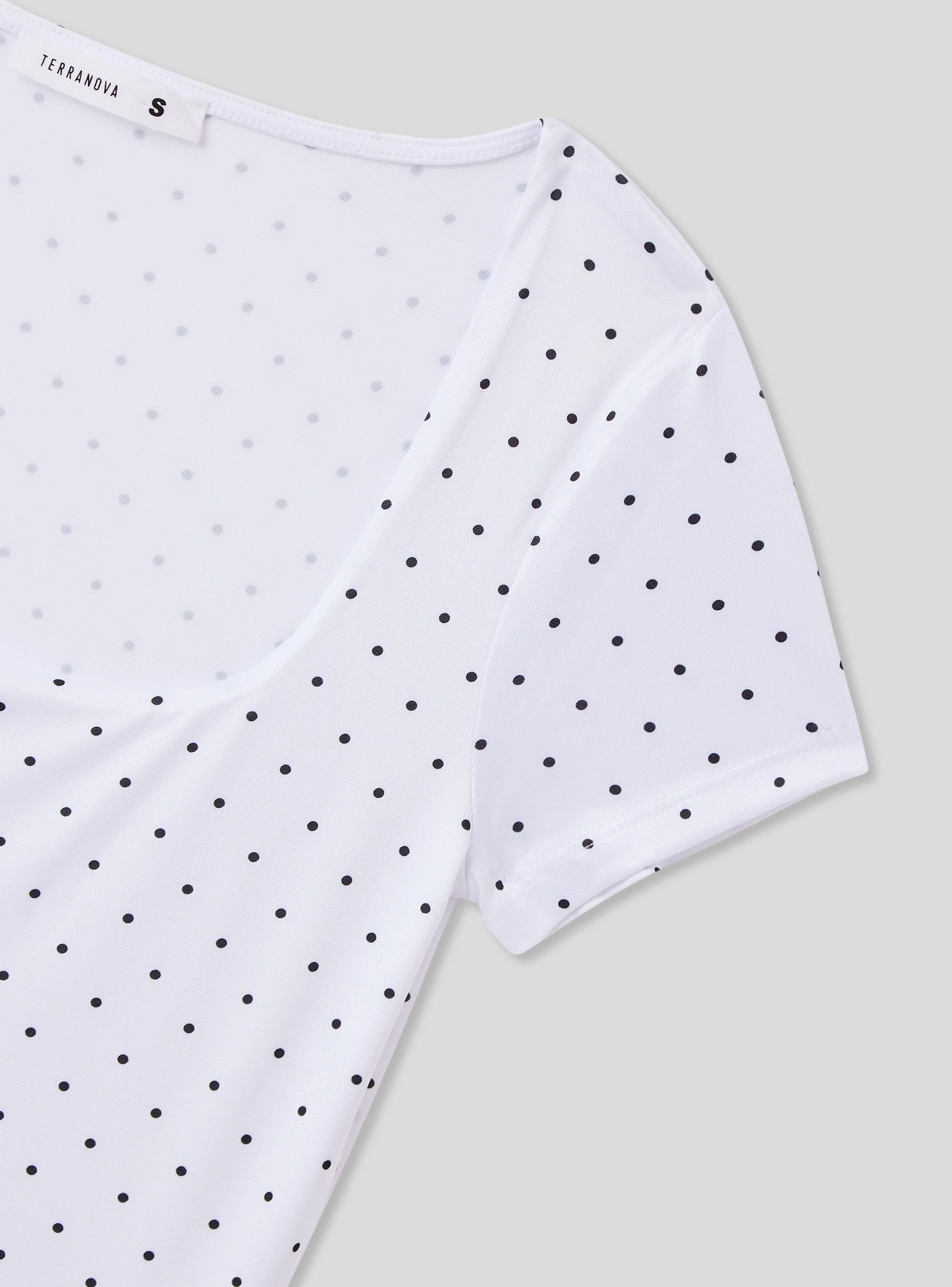T-shirt elasticizzata a pois con scollo ampio - Image 6