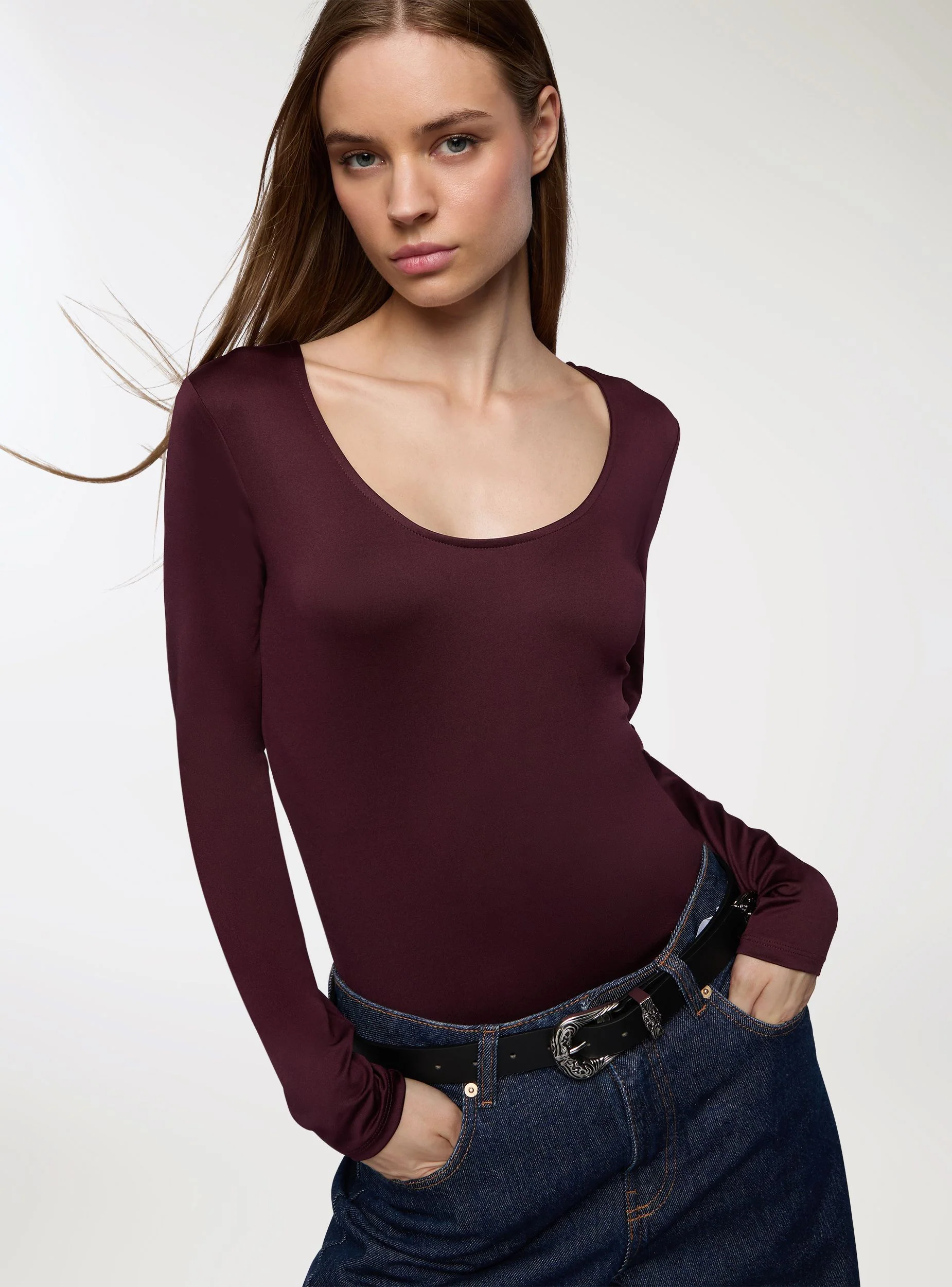 T-shirt elasticizzata scollo tondo - Image 4