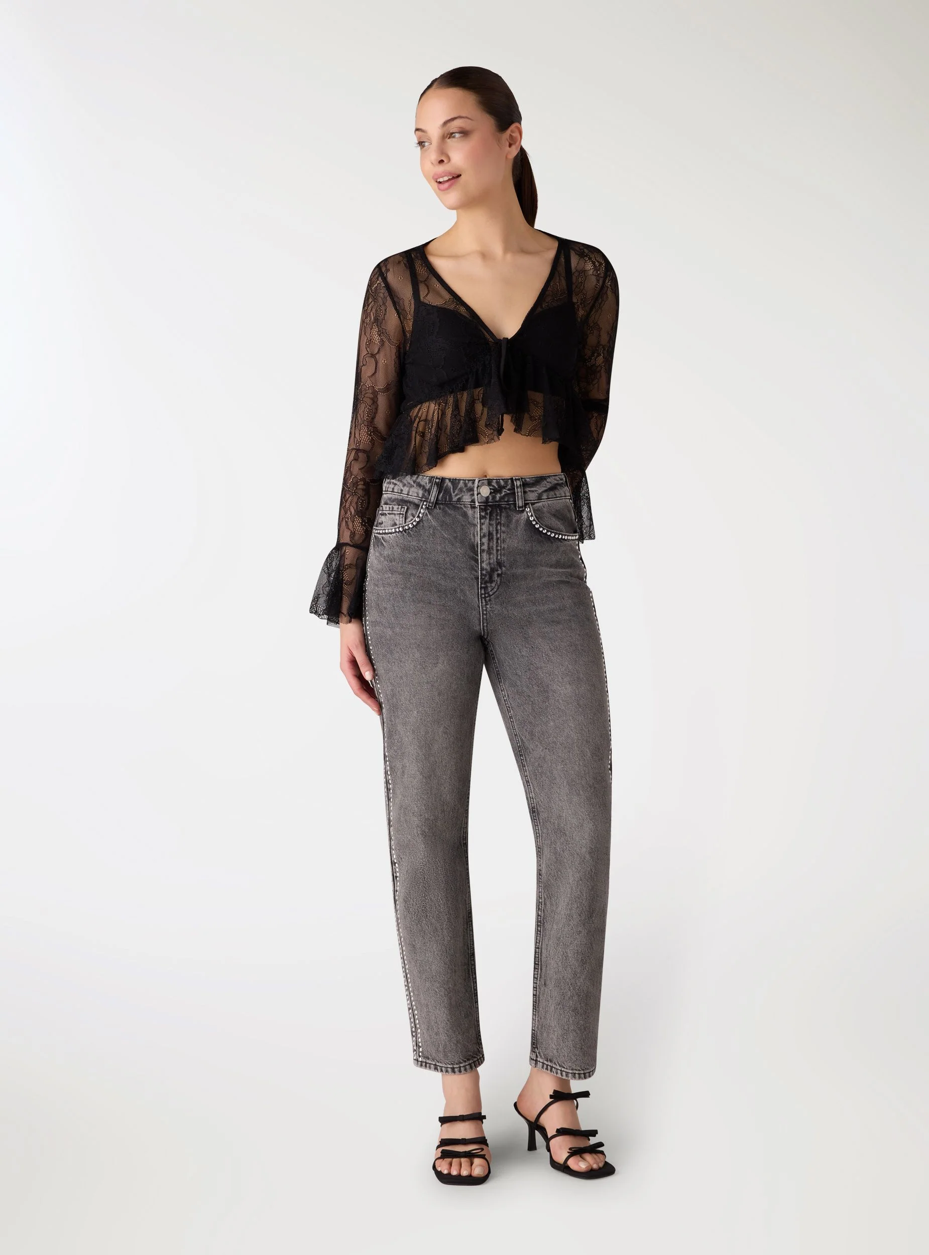 T-shirt in pizzo con balze e laccetto - Image 2