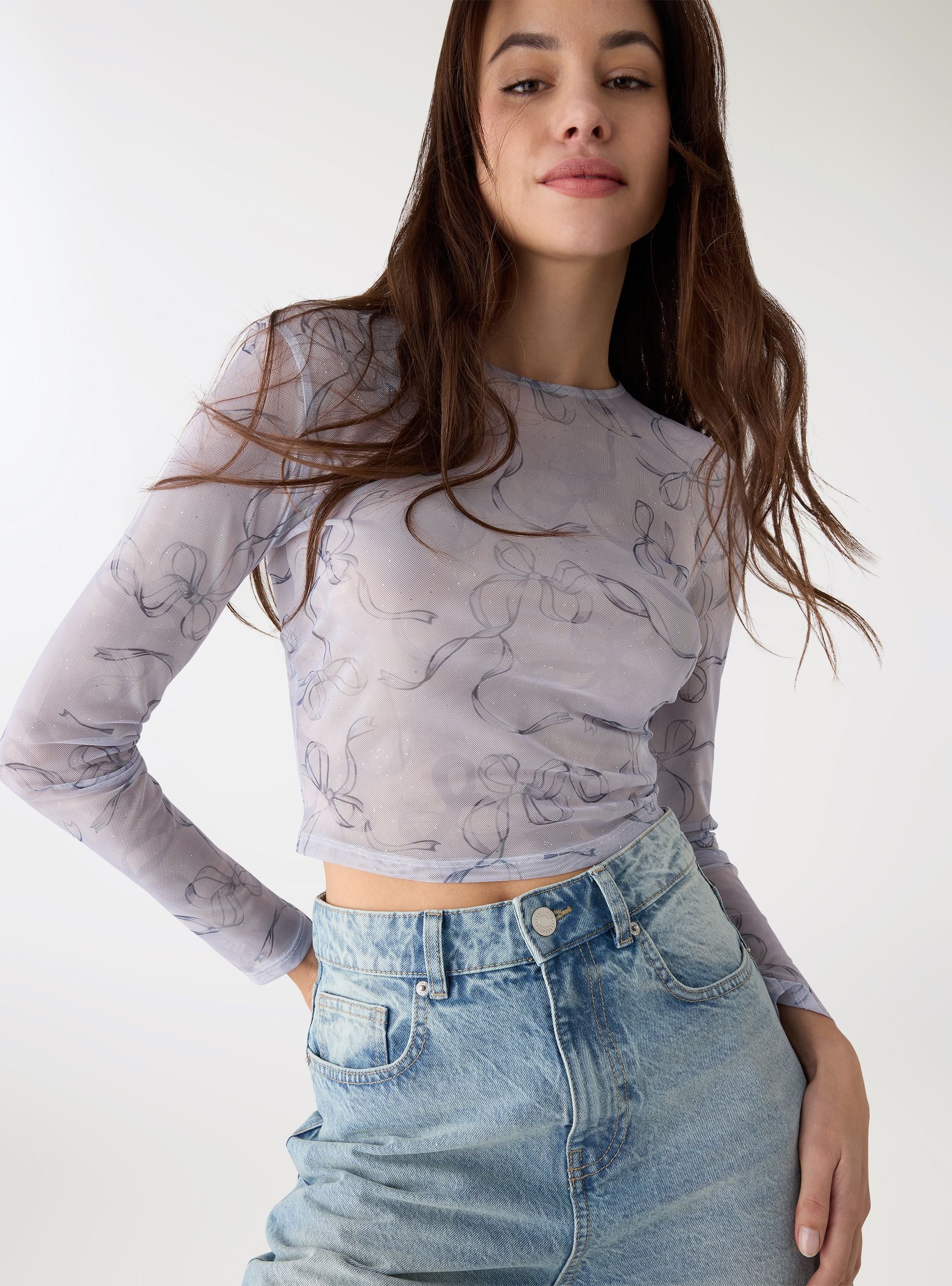 T-shirt in tulle con fiocchi e glitter - Image 3
