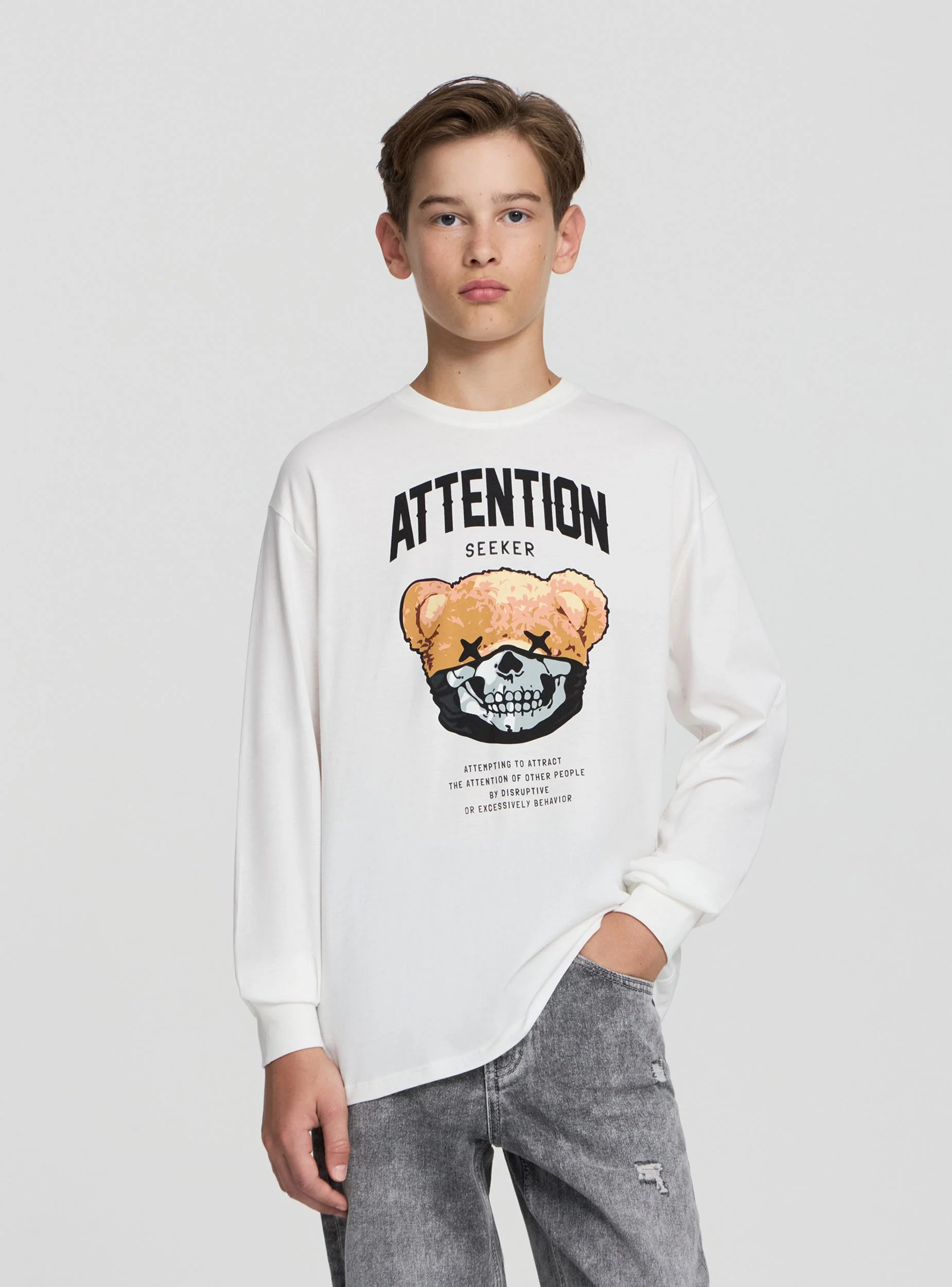 T-shirt maniche lunghe con stampa orso e scritta - Image 7