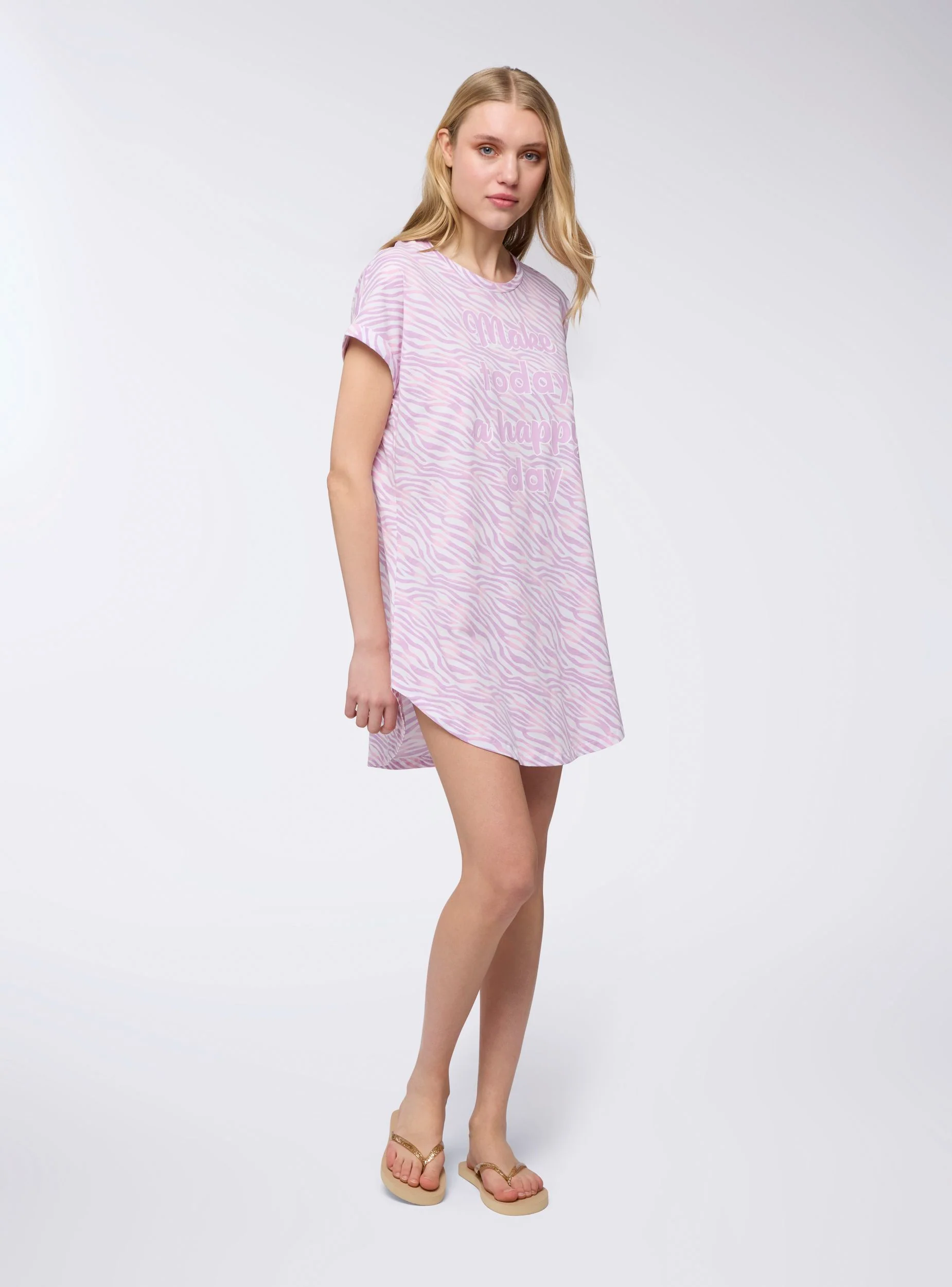 T-shirt maxi del pigiama a fantasia con scritta - Image 4
