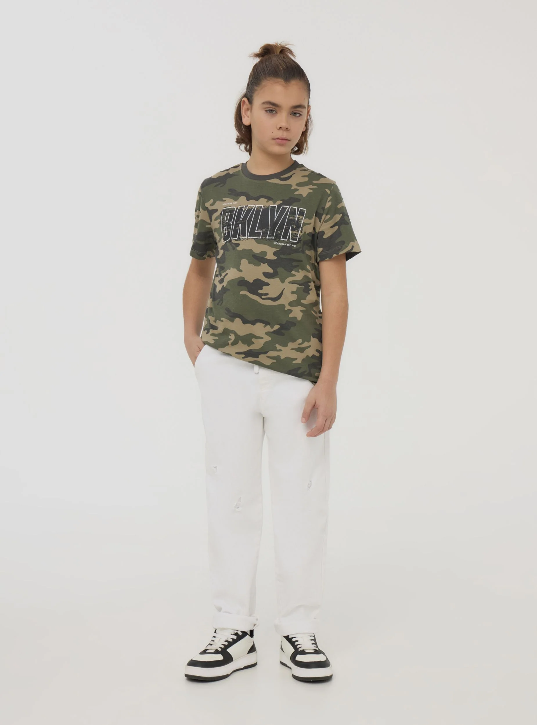 T-shirt mimetica con scritta - Image 2