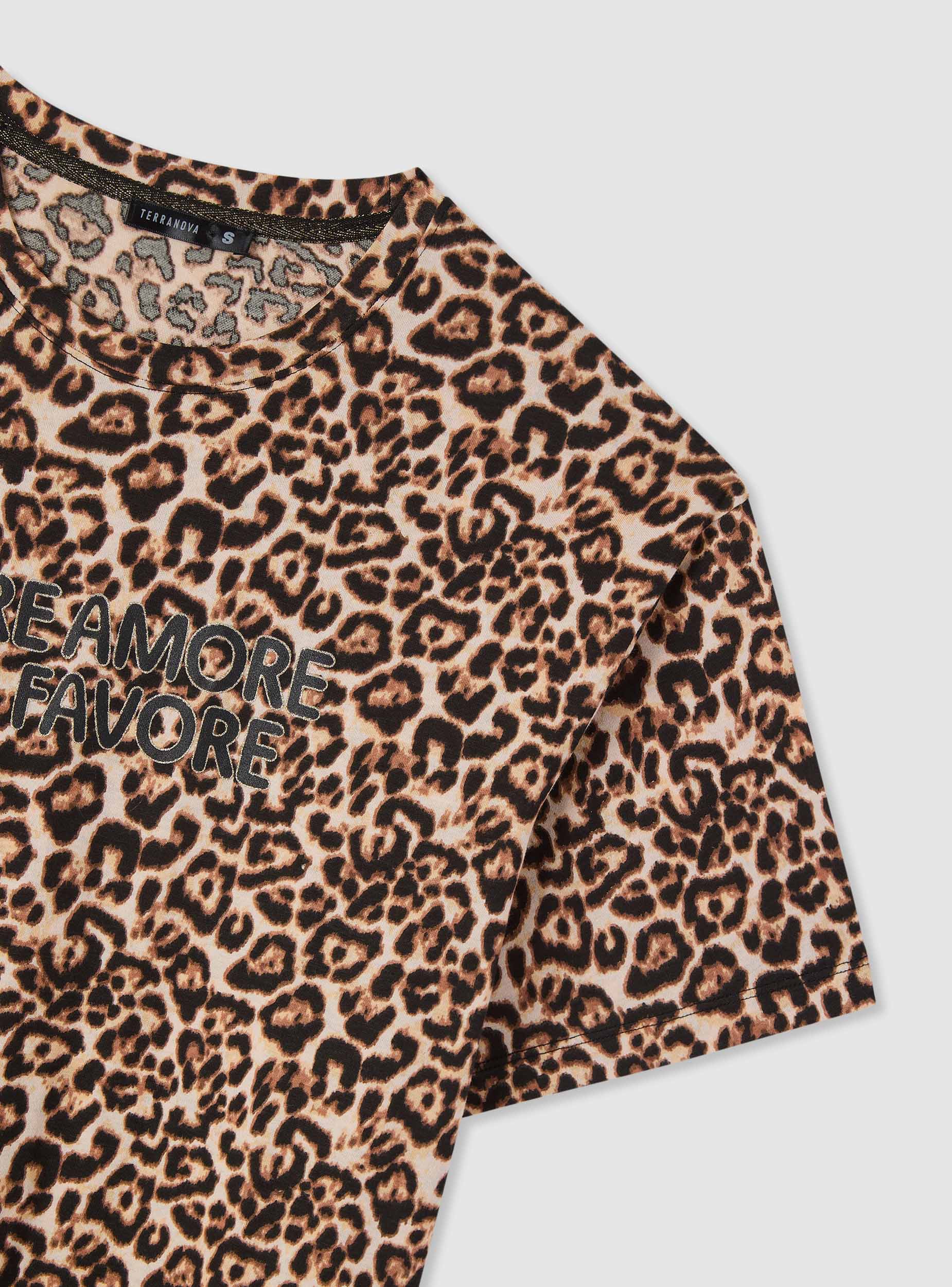 T-shirt over animalier con scritta - Image 6
