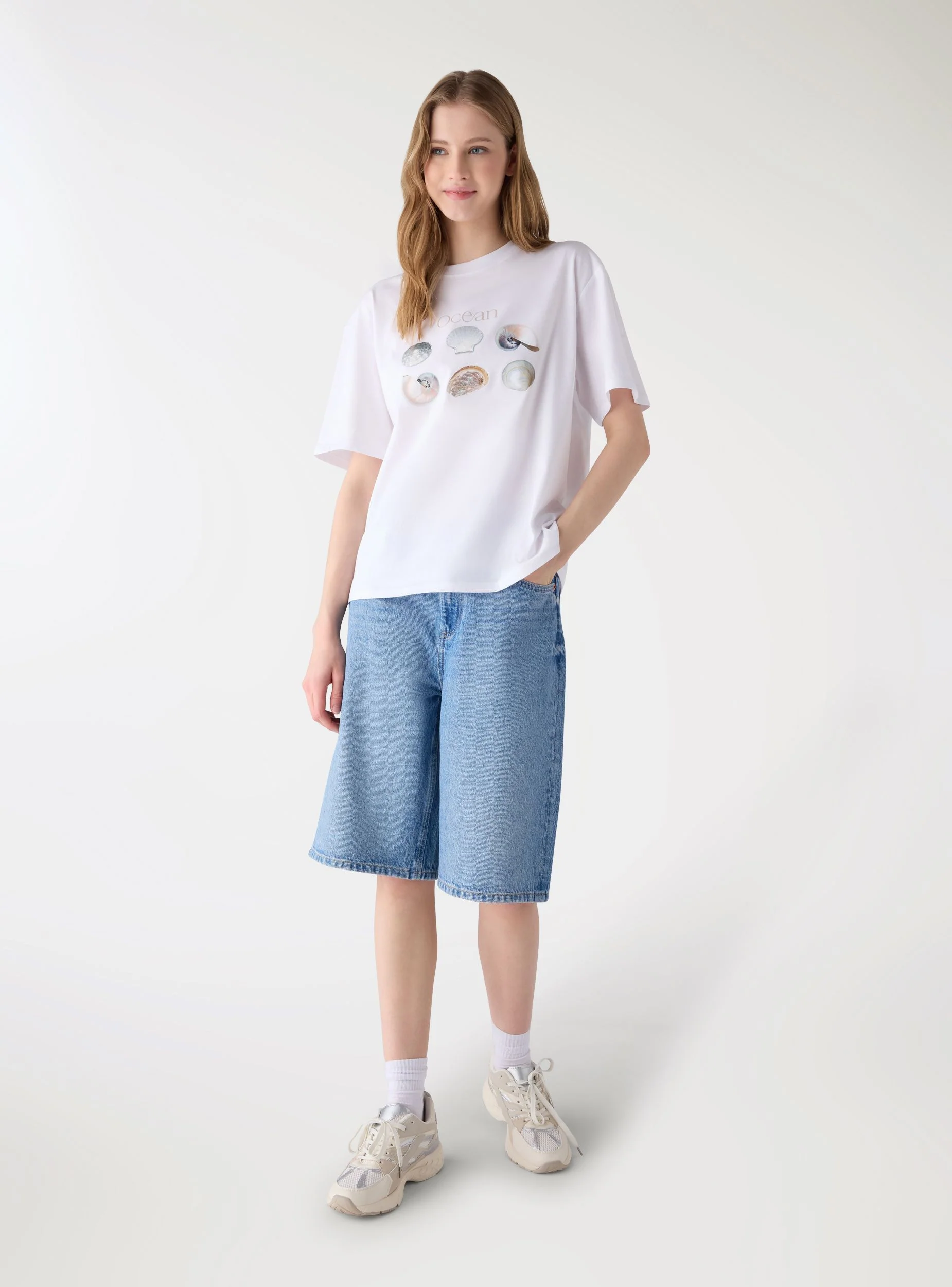 T-shirt over con stampa oceano - Image 2
