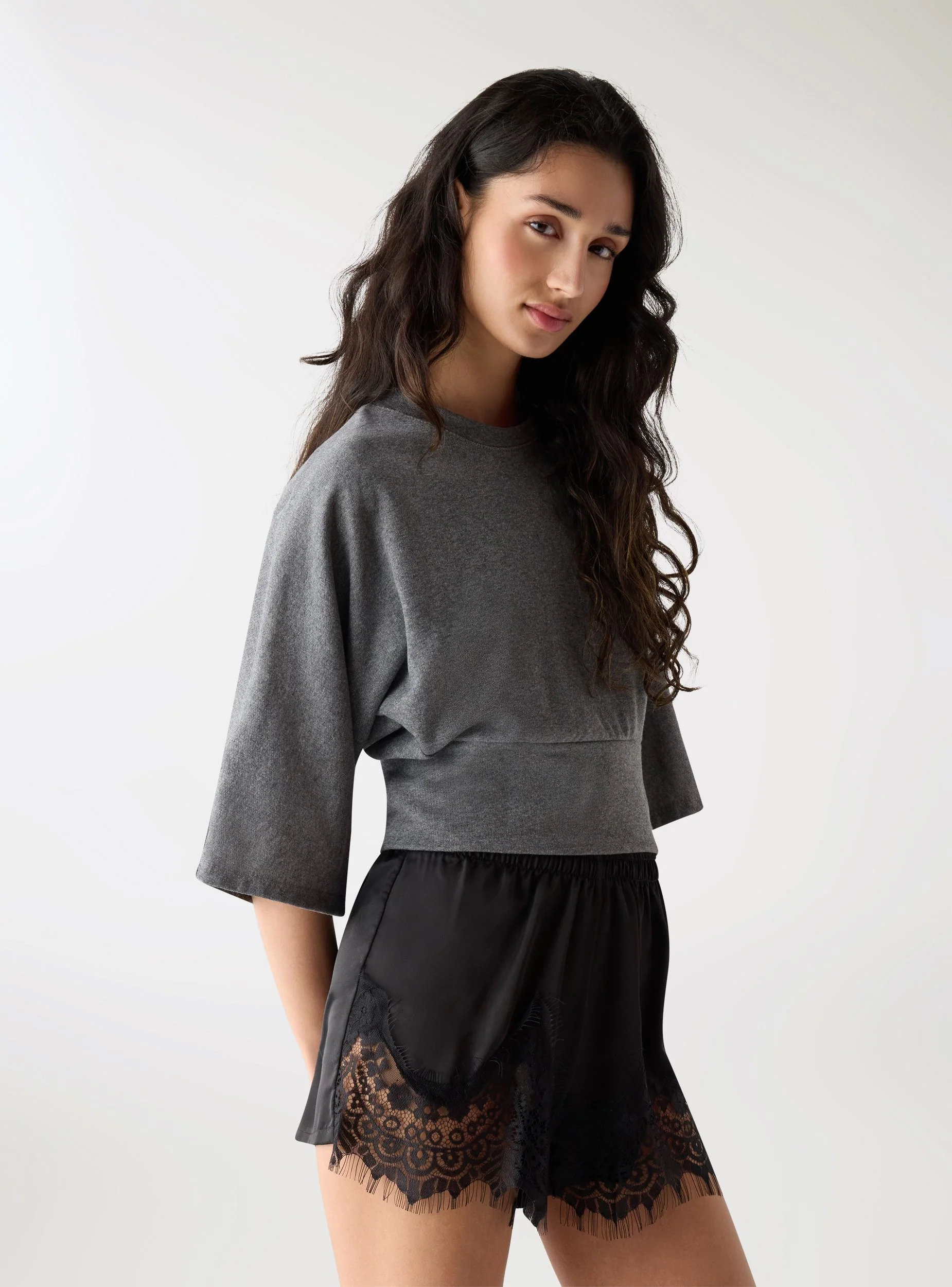 T-shirt over con vita arricciata effetto corsetto - Image 8