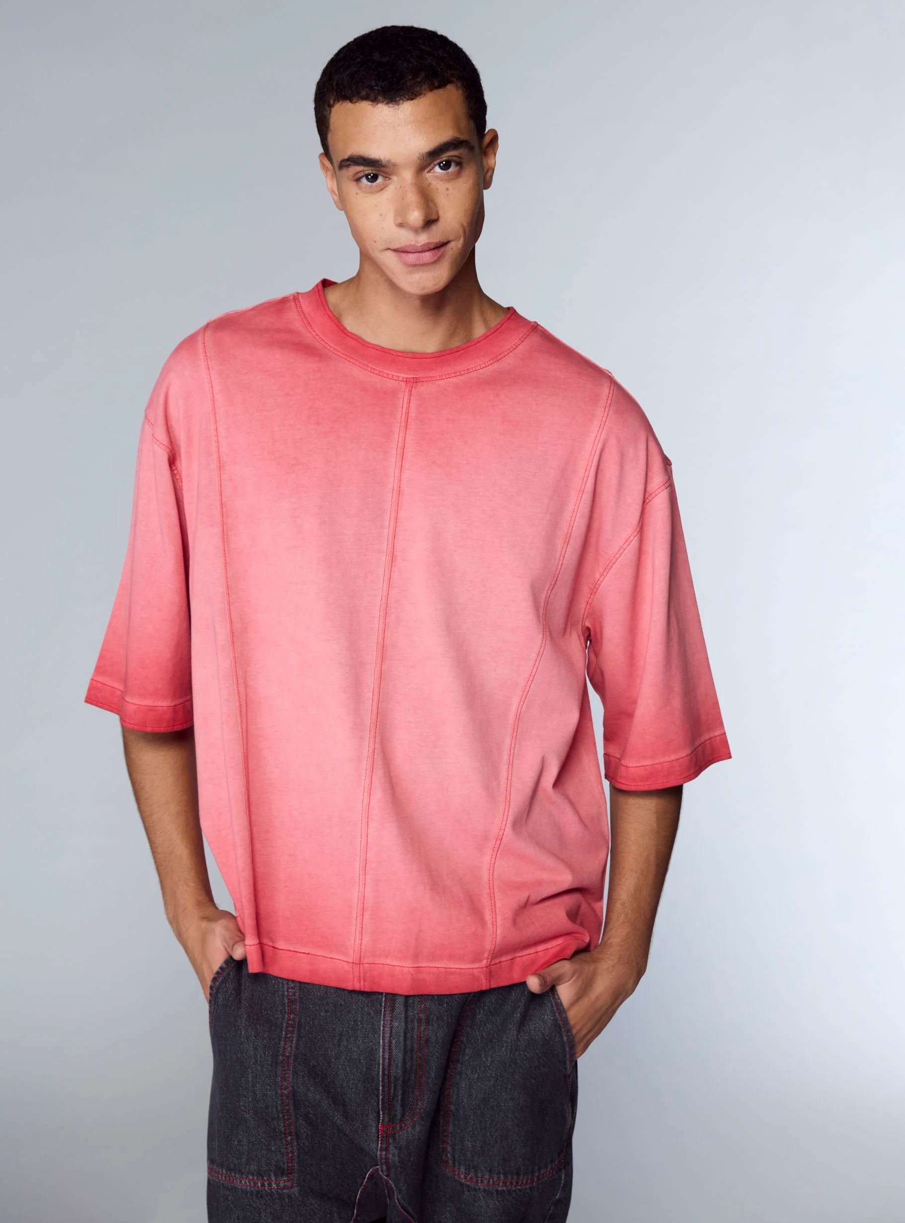 T-shirt oversize con cuciture a vista TRNPOPLAB