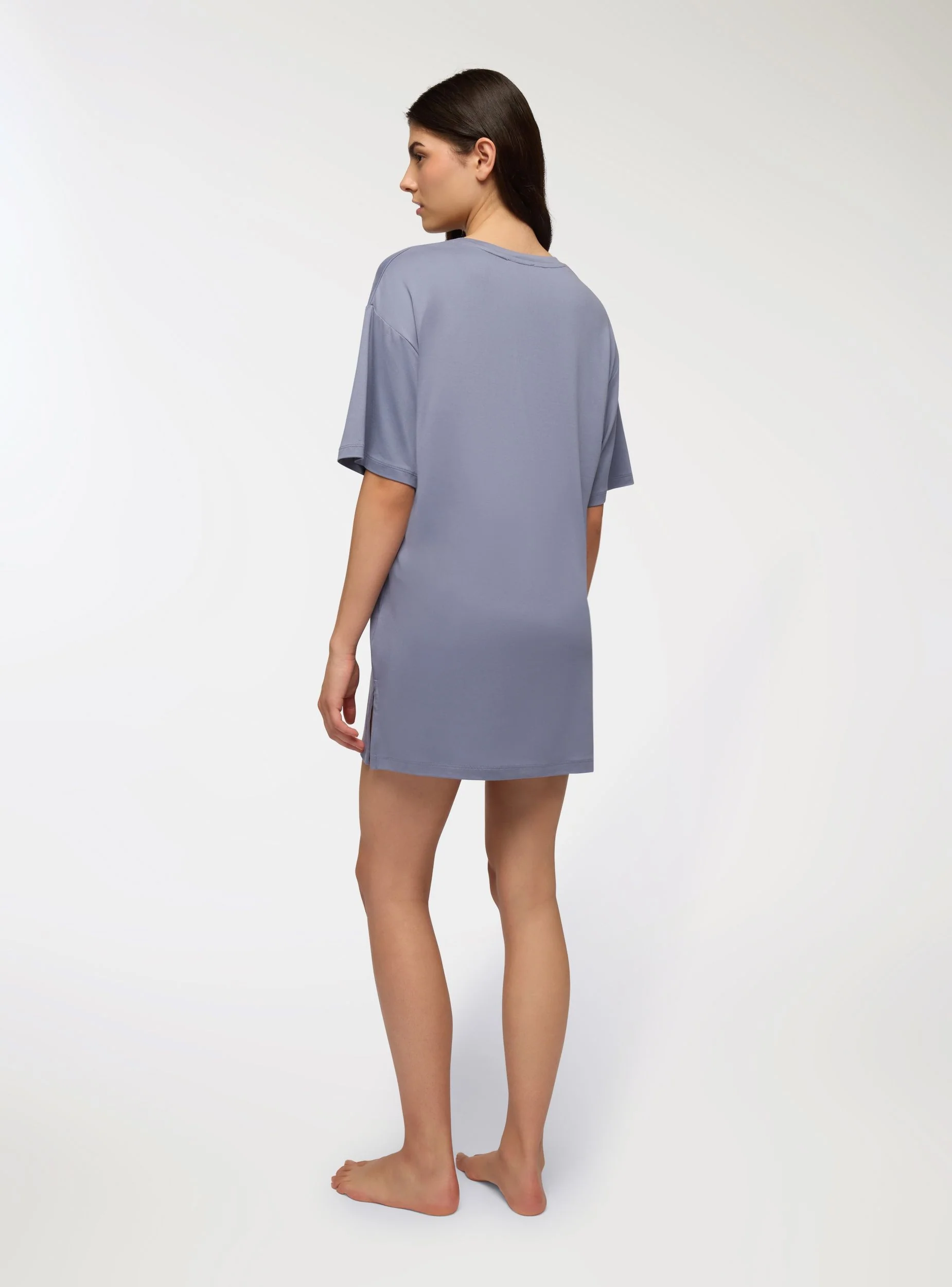T-shirt pigiama maxi con spacchi e cuore - Image 4