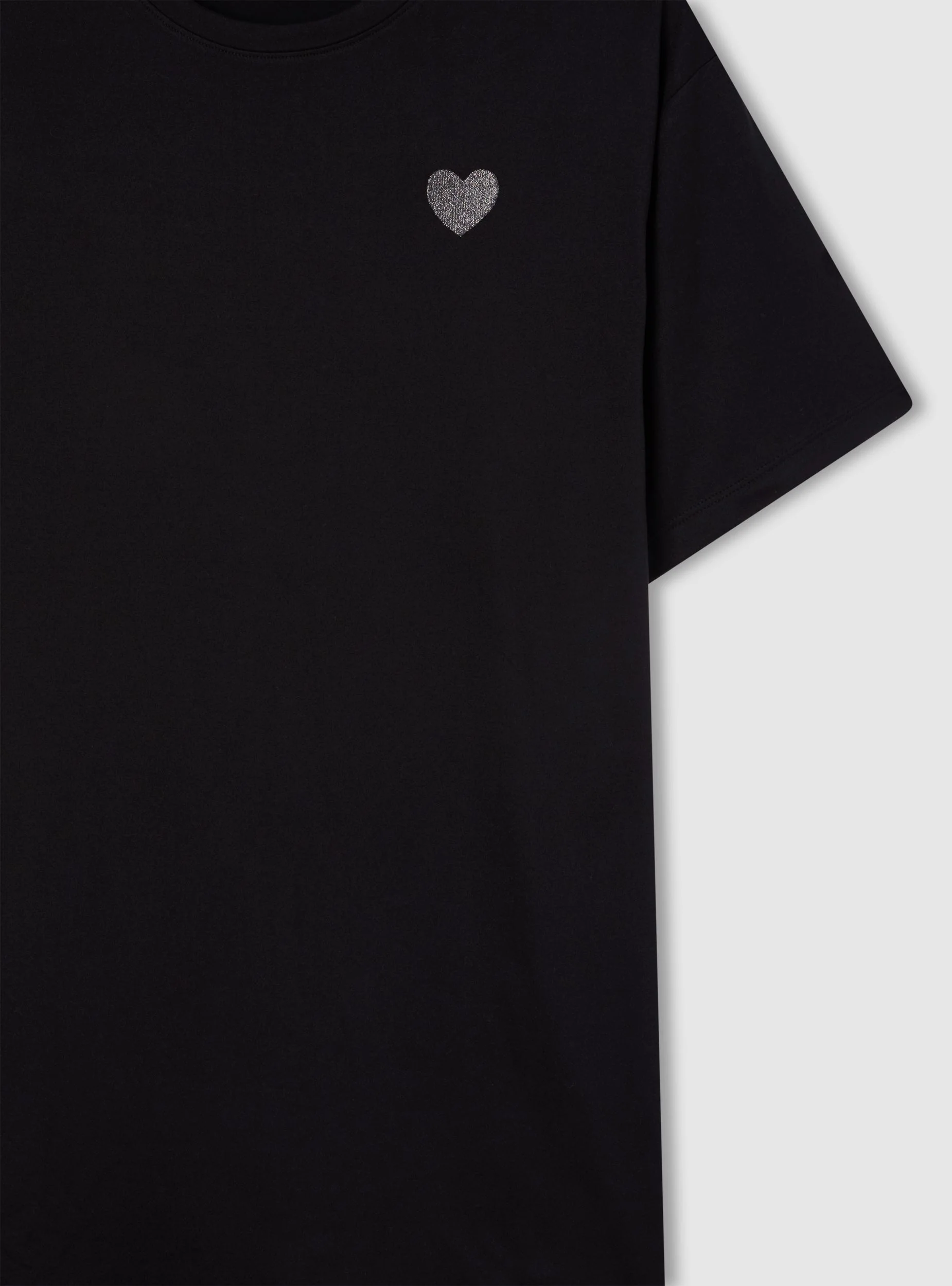T-shirt pigiama maxi con spacchi e cuore - Image 6