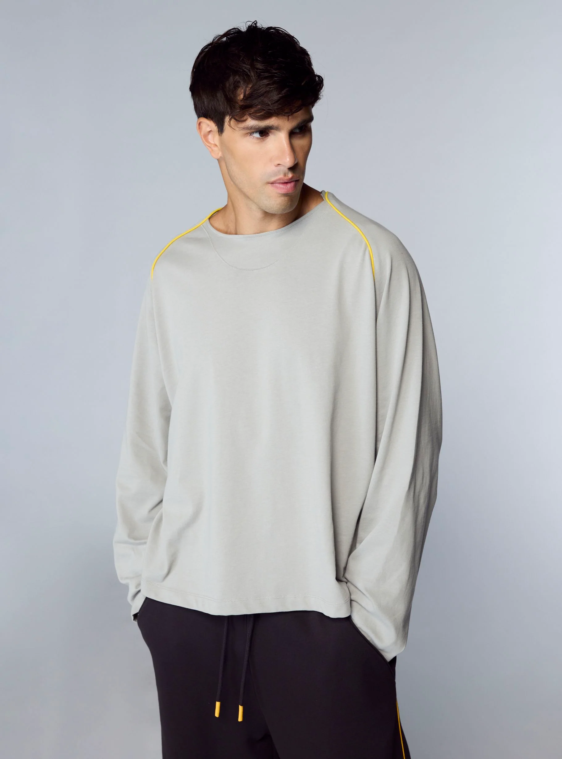 T-shirt piping a contrasto e stampa dietro TRNPOPLAB - Image 7