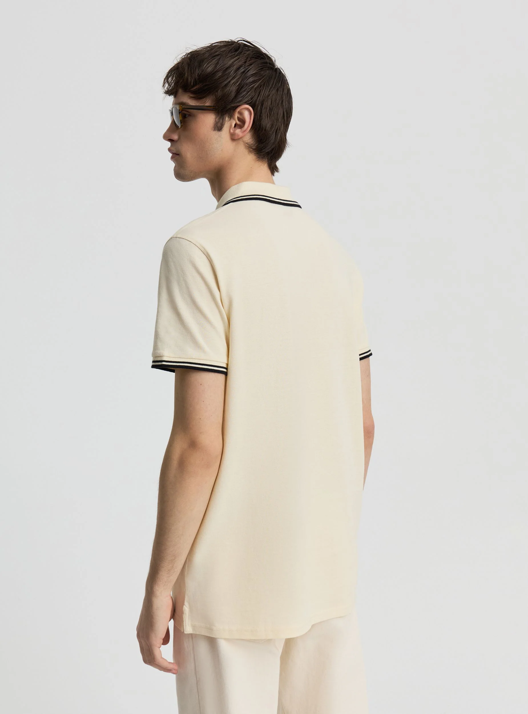 T-shirt polo con profili a contrasto - Image 3