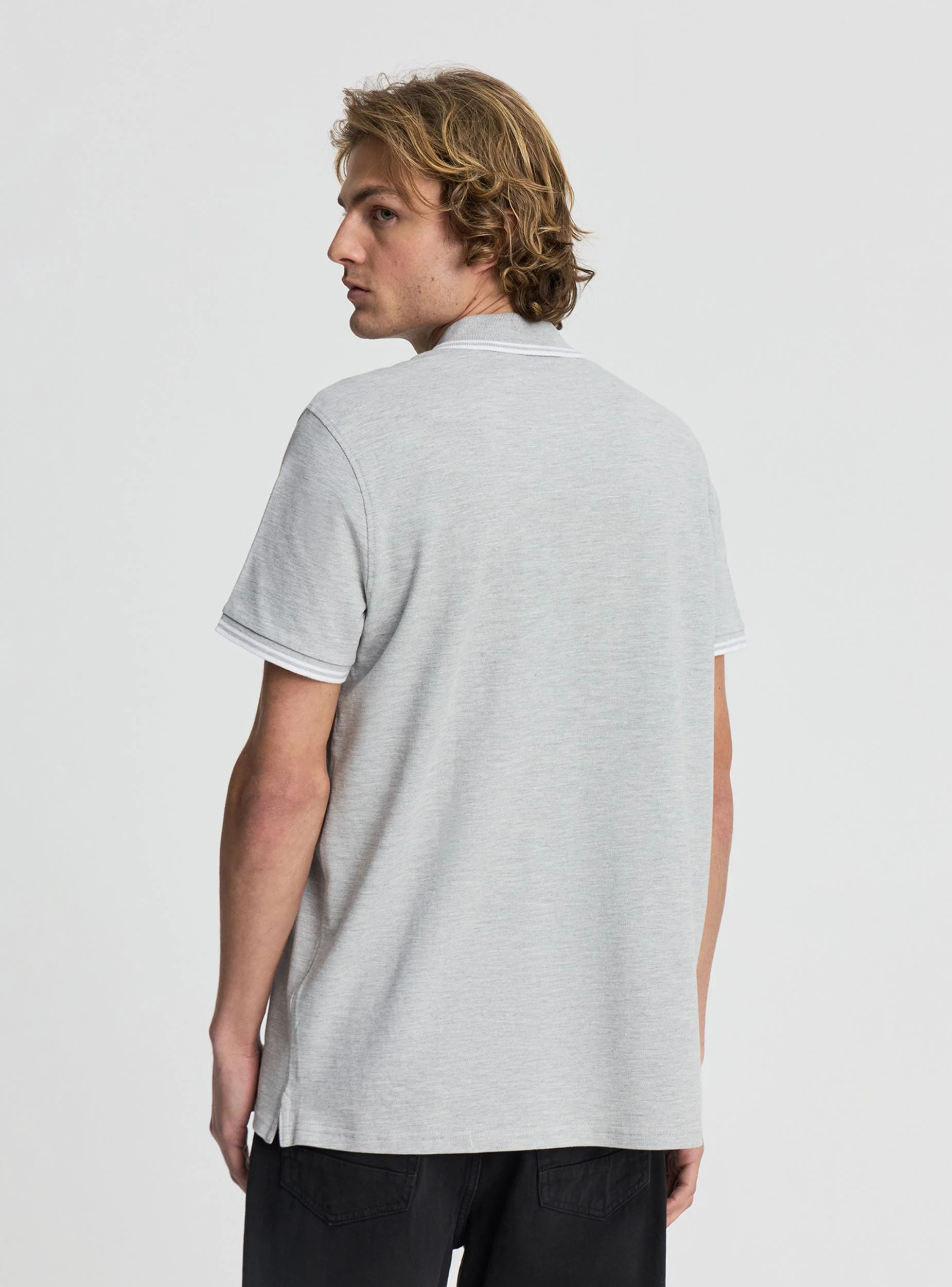 T-shirt polo con profili a contrasto - Image 3