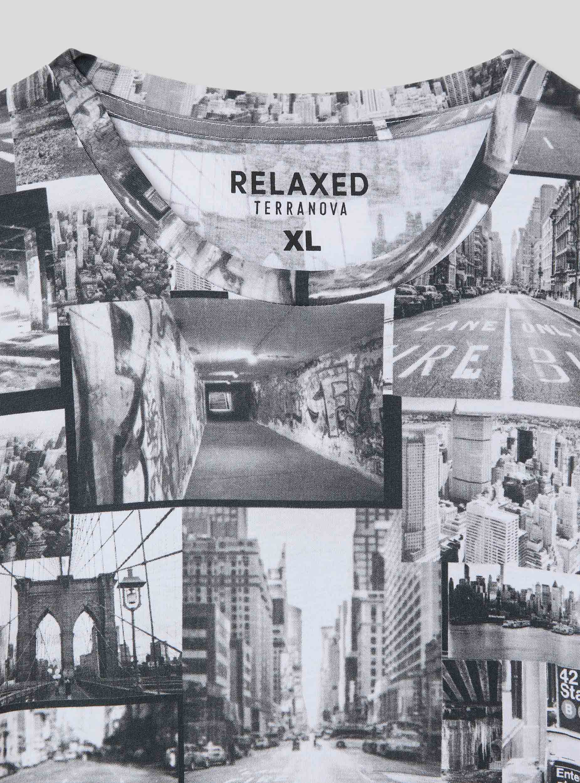 T-shirt relaxed con stampa fotografica allover - Image 6