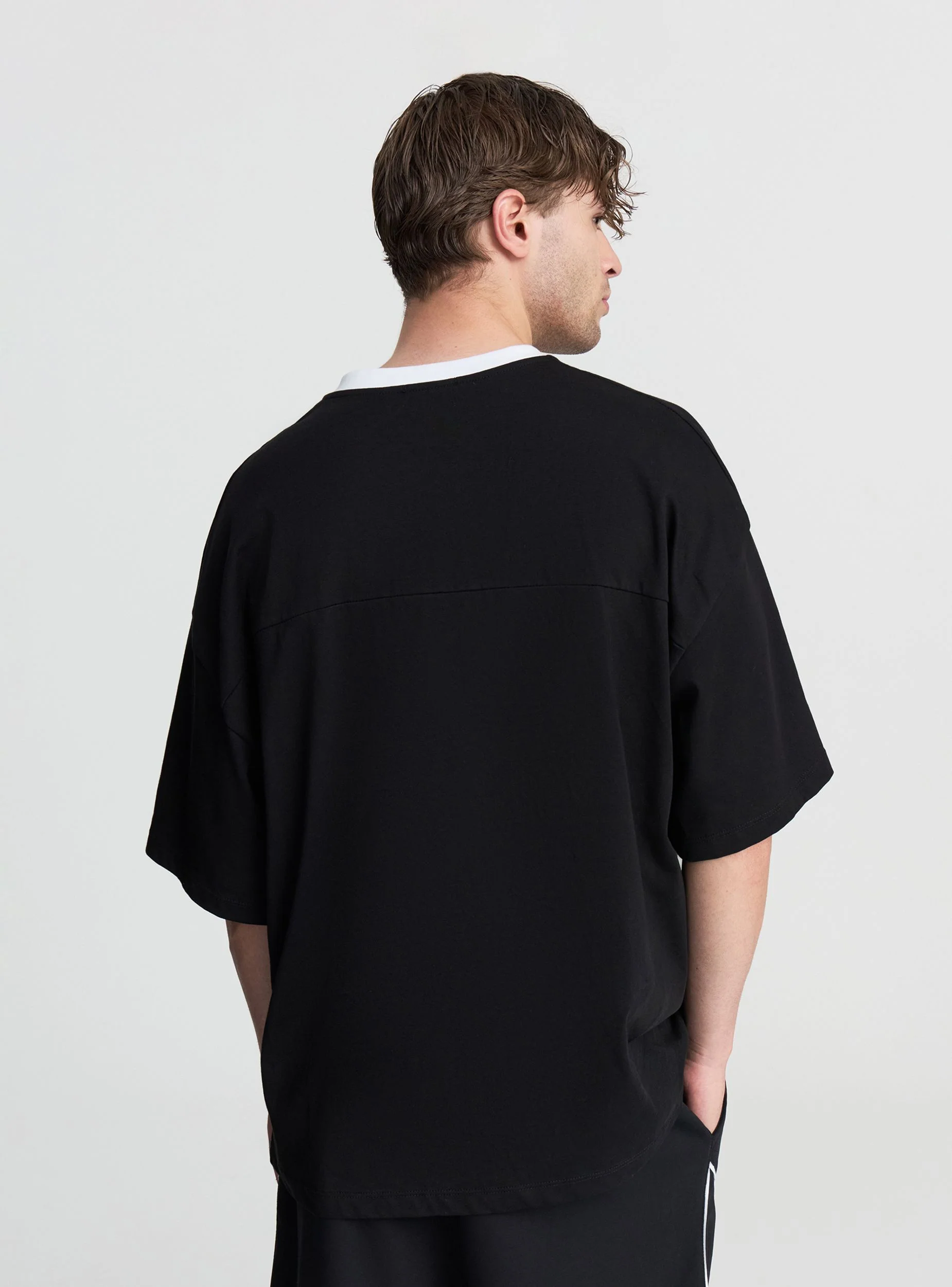 T-shirt scollo a v - Image 2