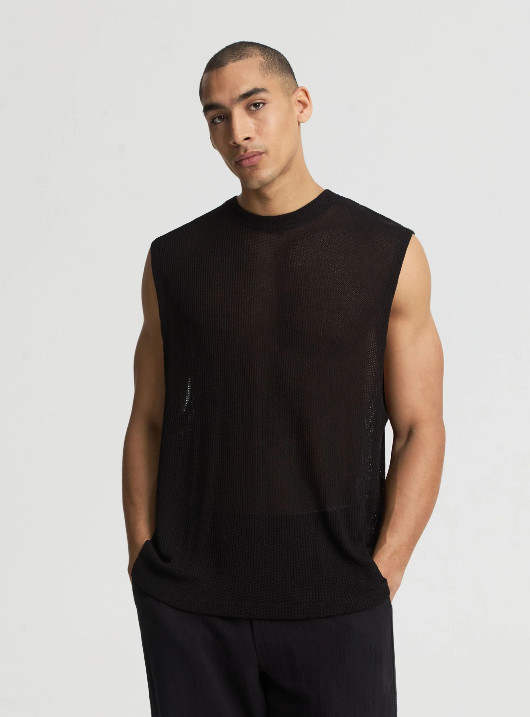 T-shirt smanicata boxy effetto maglia a tinta unita - Image 2