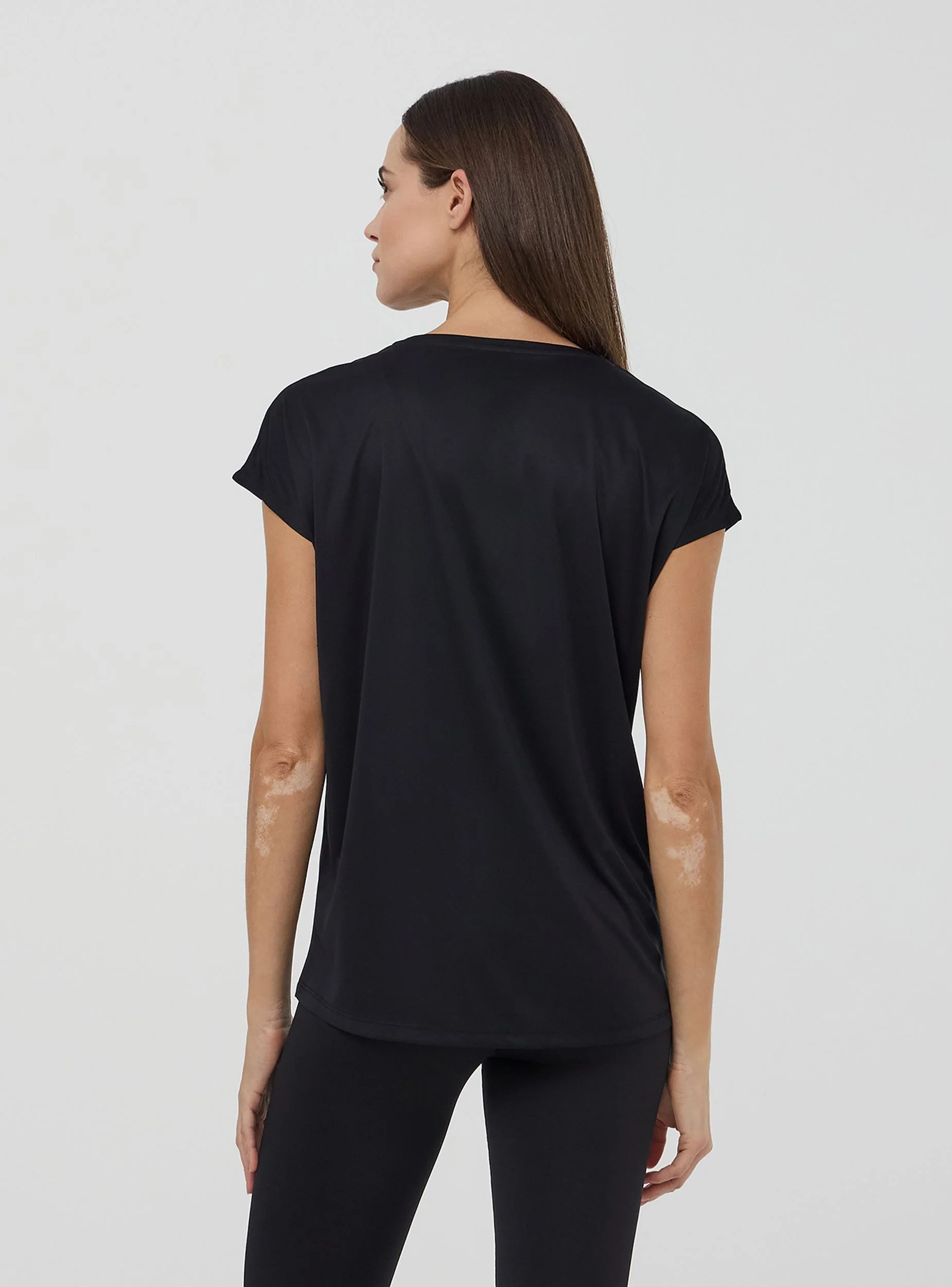 T-shirt sportiva ampia tinta unita - Image 3