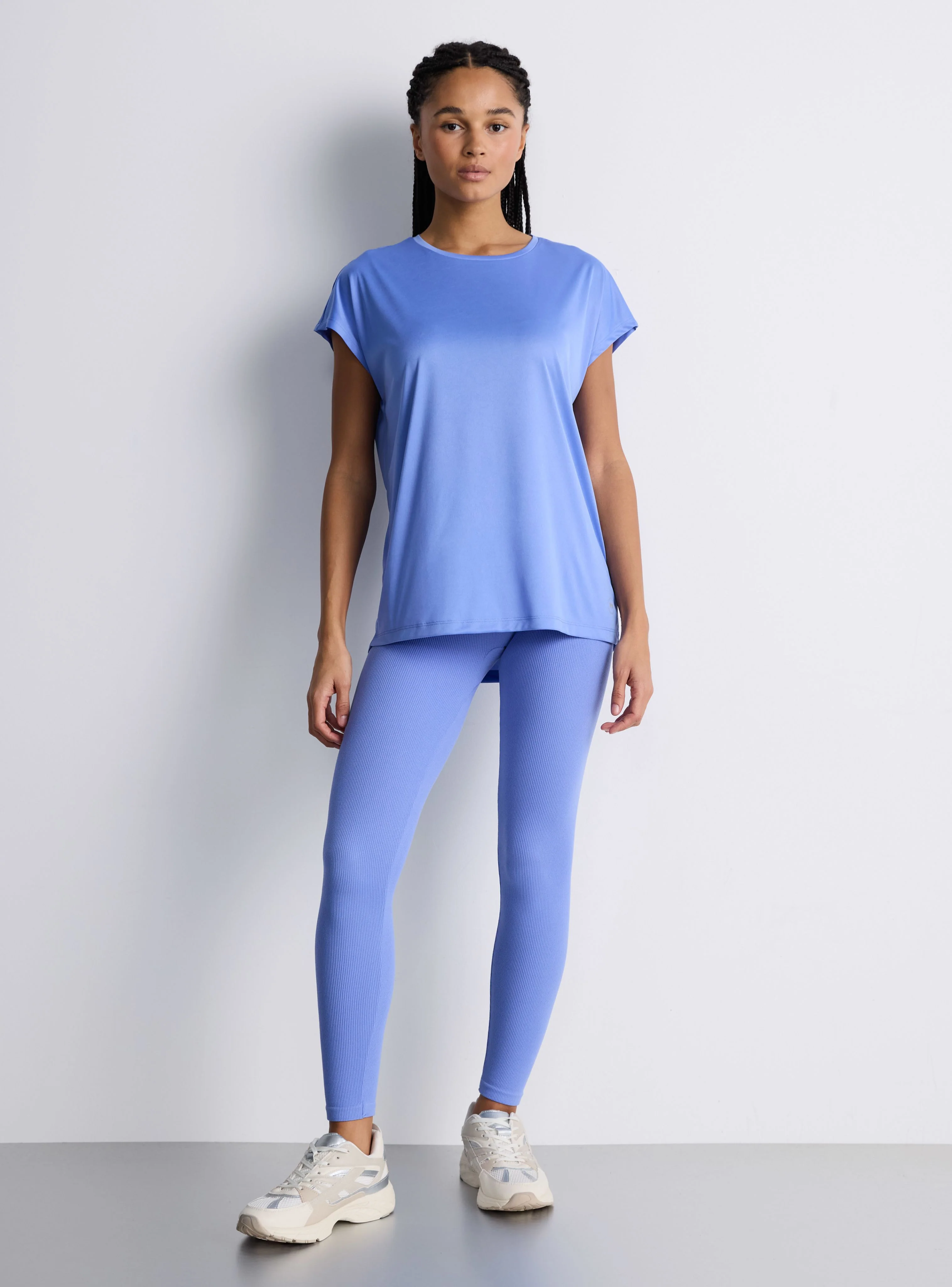 T-shirt sportiva ampia tinta unita - Image 3