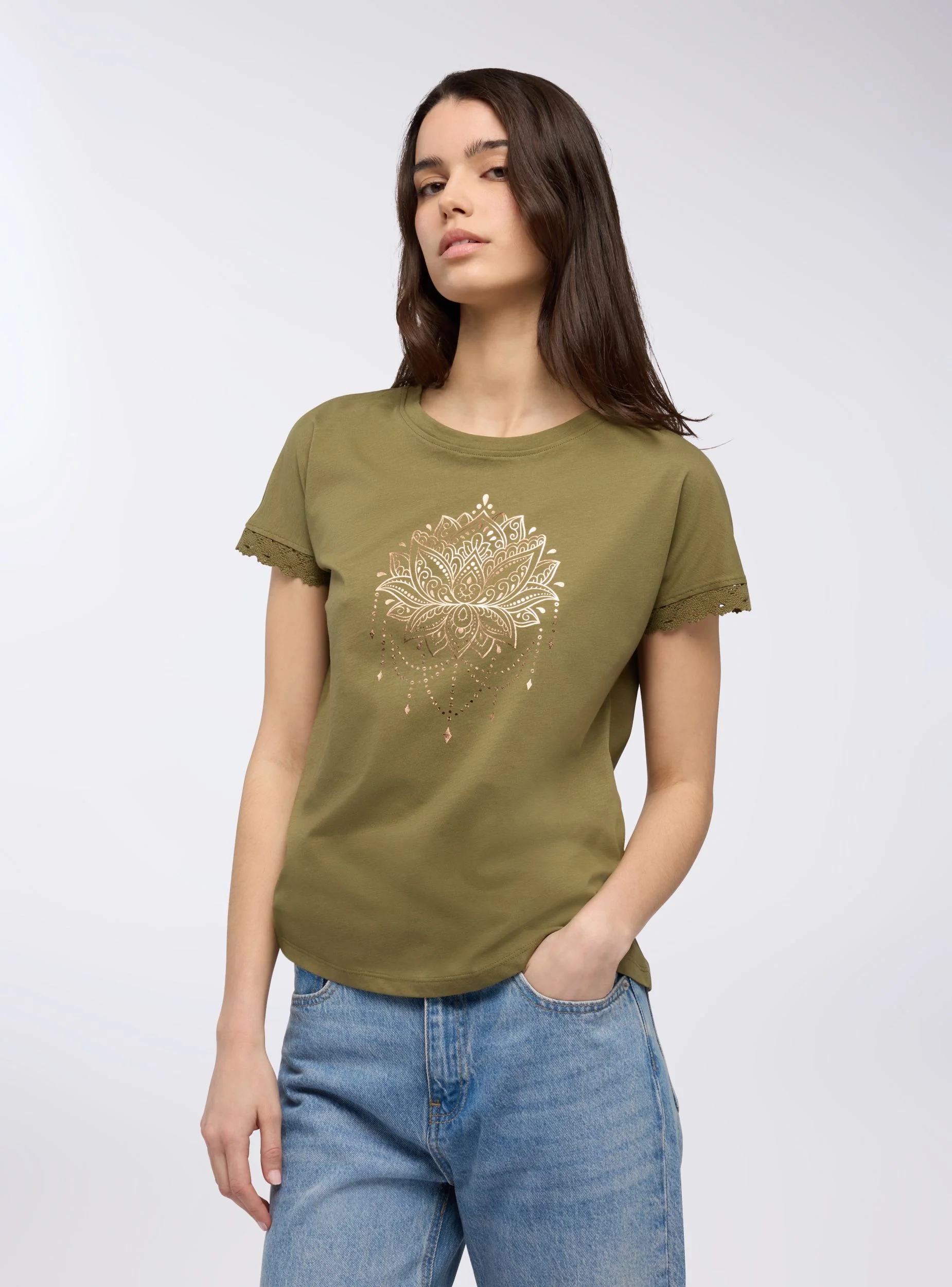 T-shirt stampa mangala con pizzo - Image 2