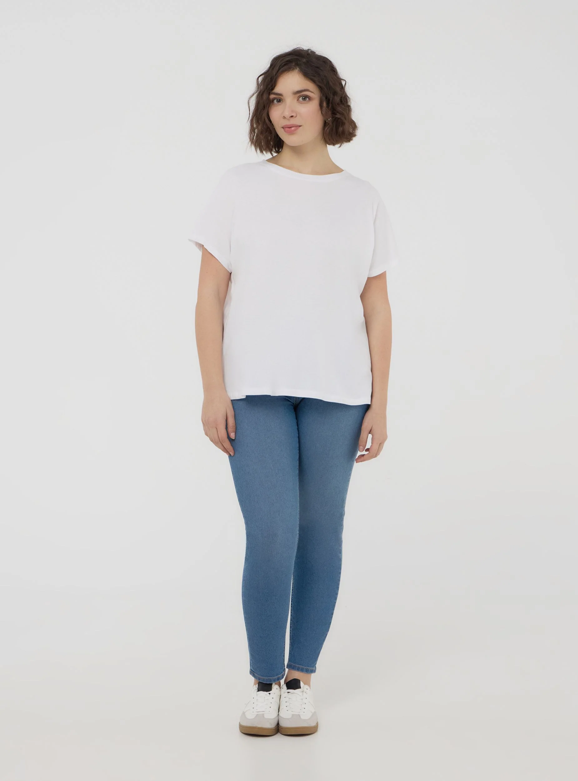 T-shirt tinta unita ampia - Image 2