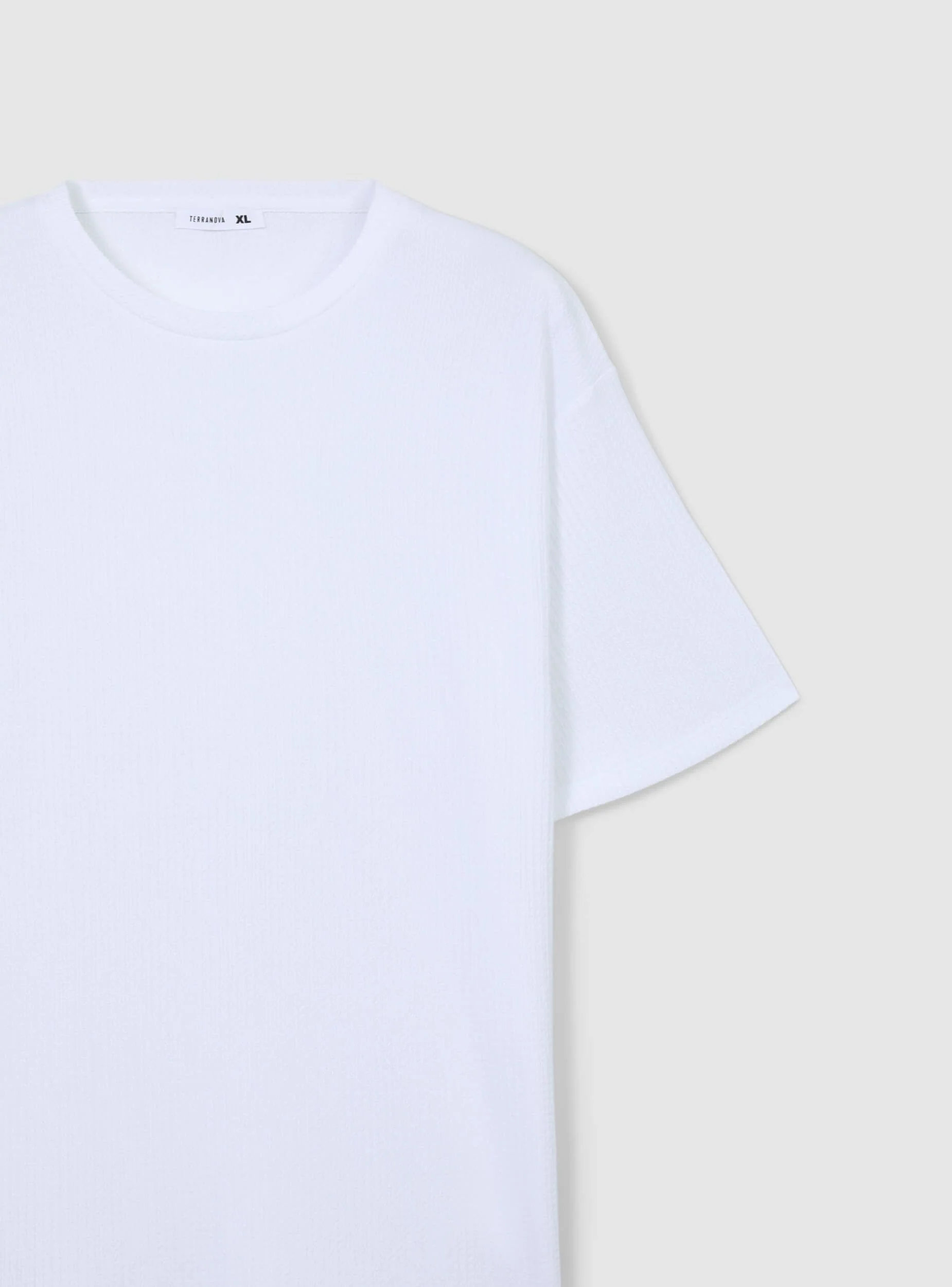 T-shirt tinta unita tessuto operato - Image 5