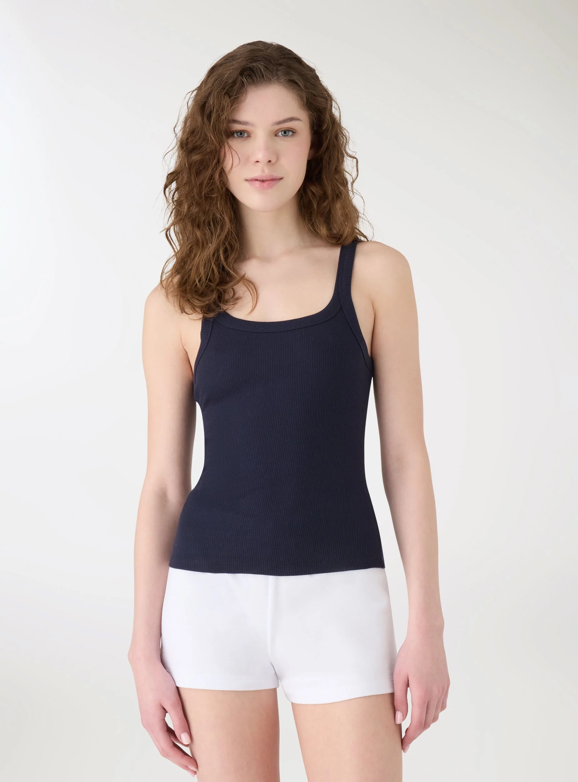 Top a costine con spalline sottili - Image 2