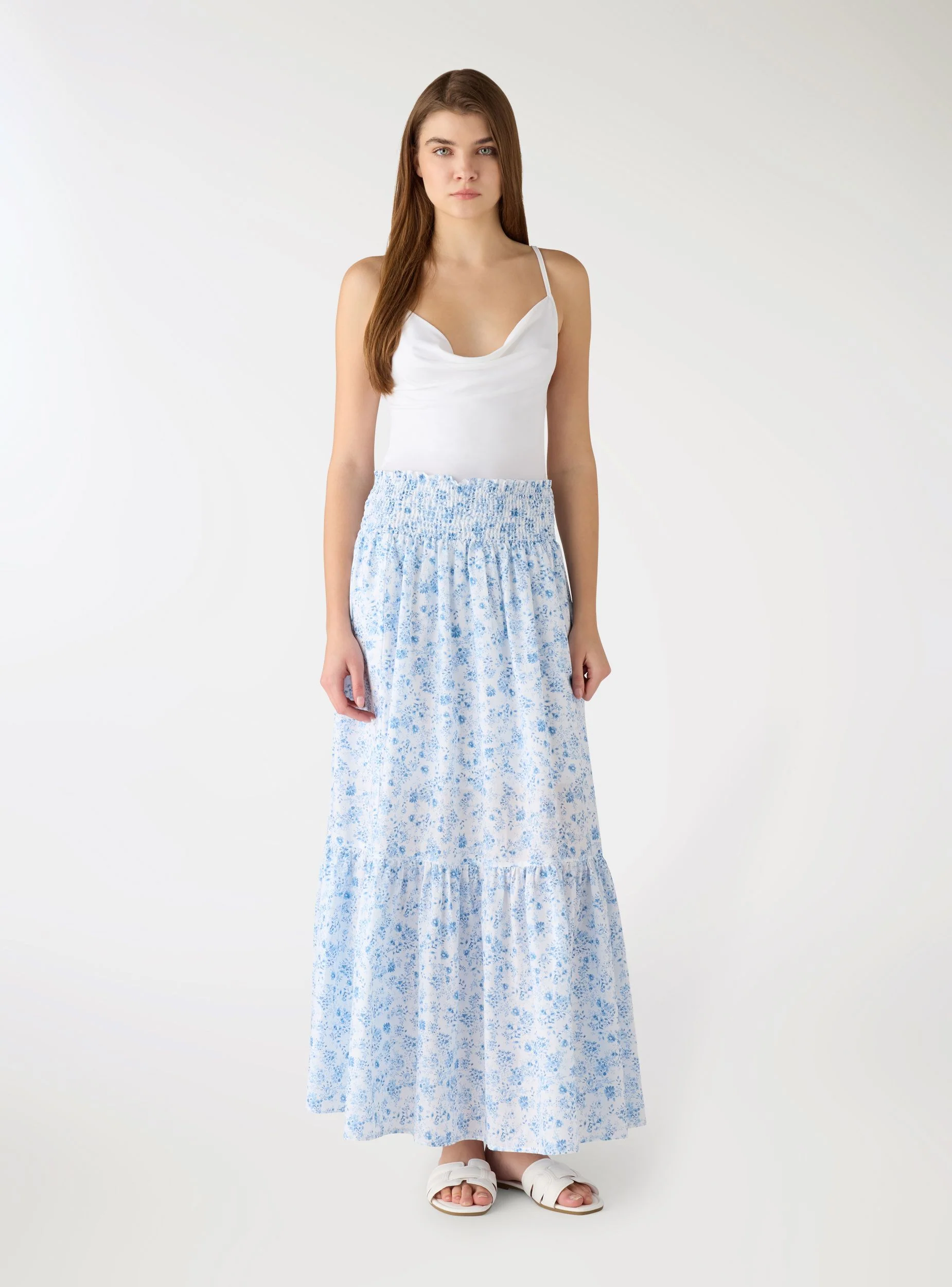 Top con scollo drappeggiato e arricciature laterali