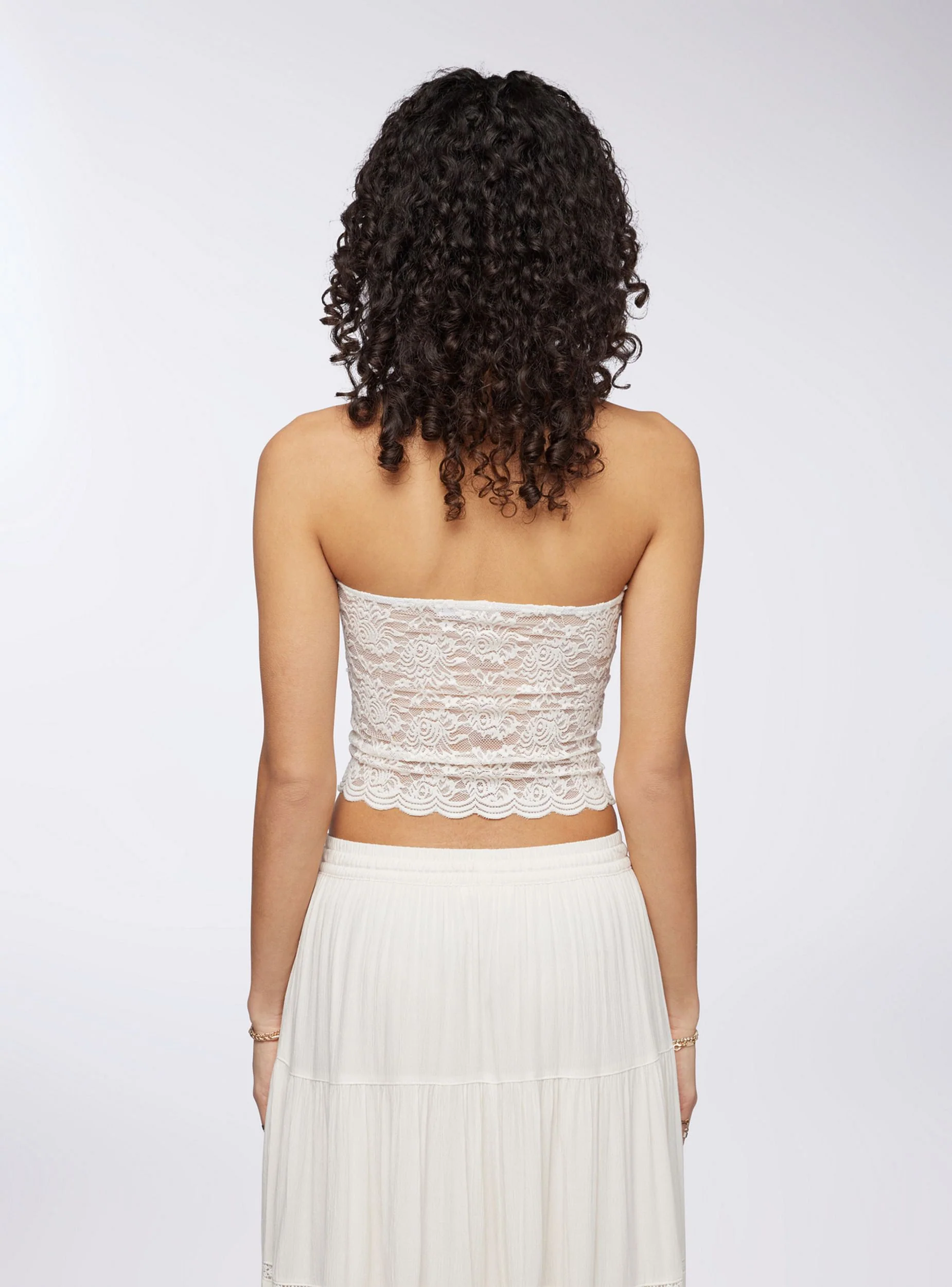 Top crop a fascia in pizzo semitrasparente - Image 2