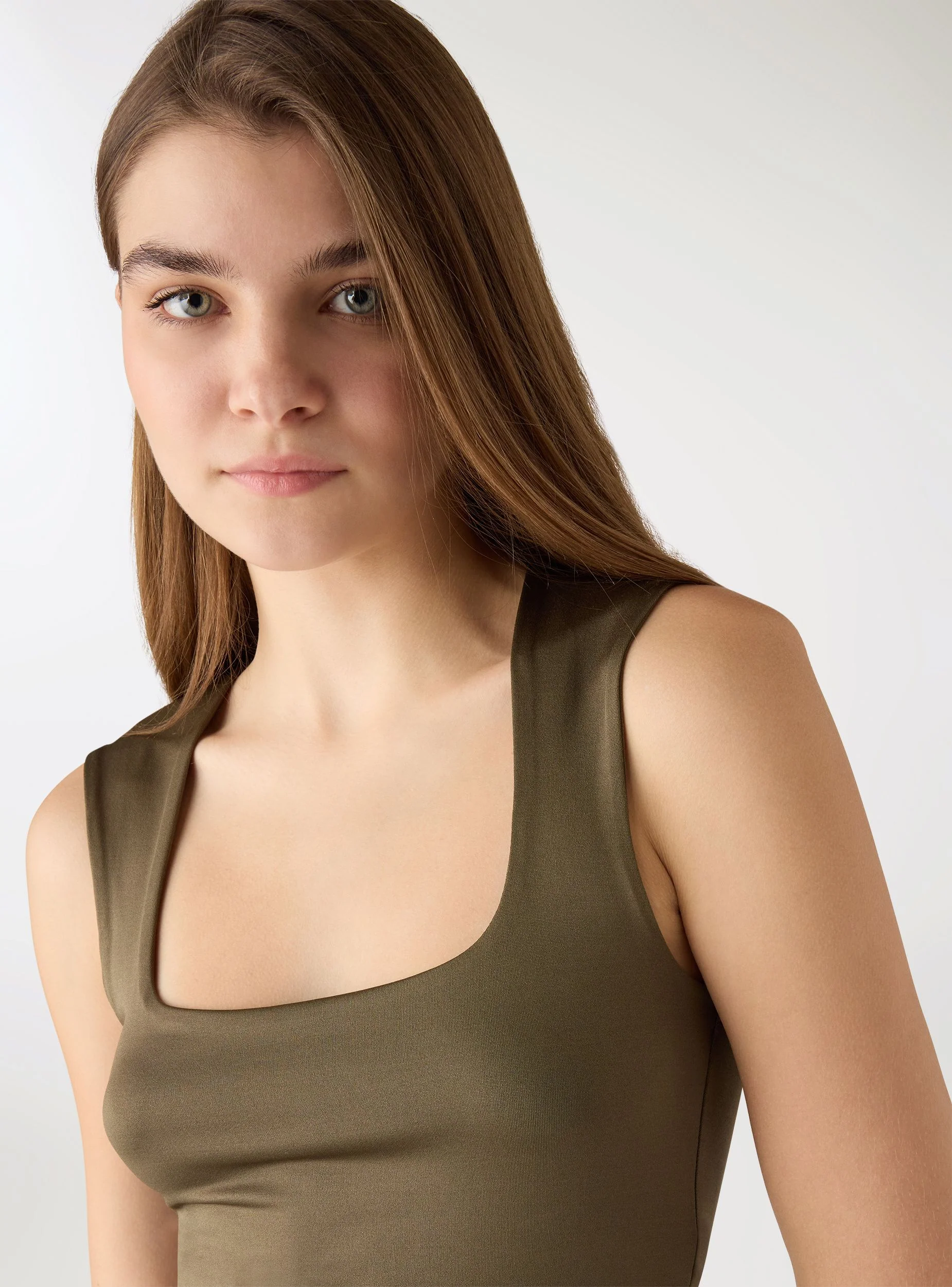 Top crop con scollo squadrato tinta unita - Image 3