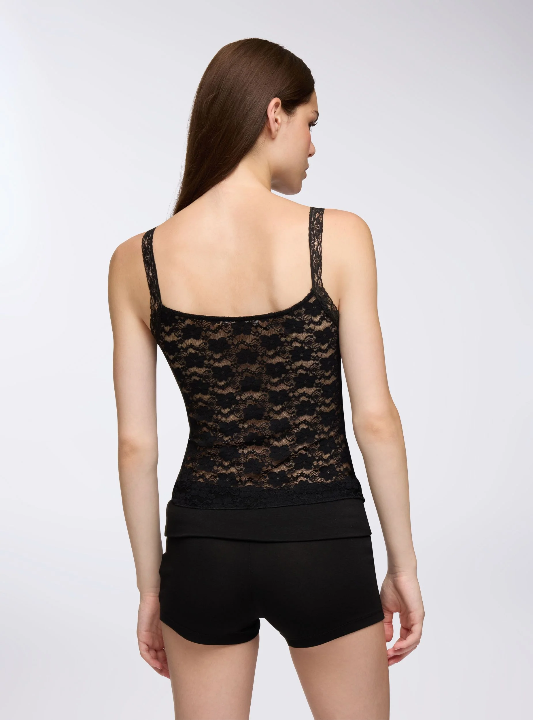 Top in pizzo semitrasparente