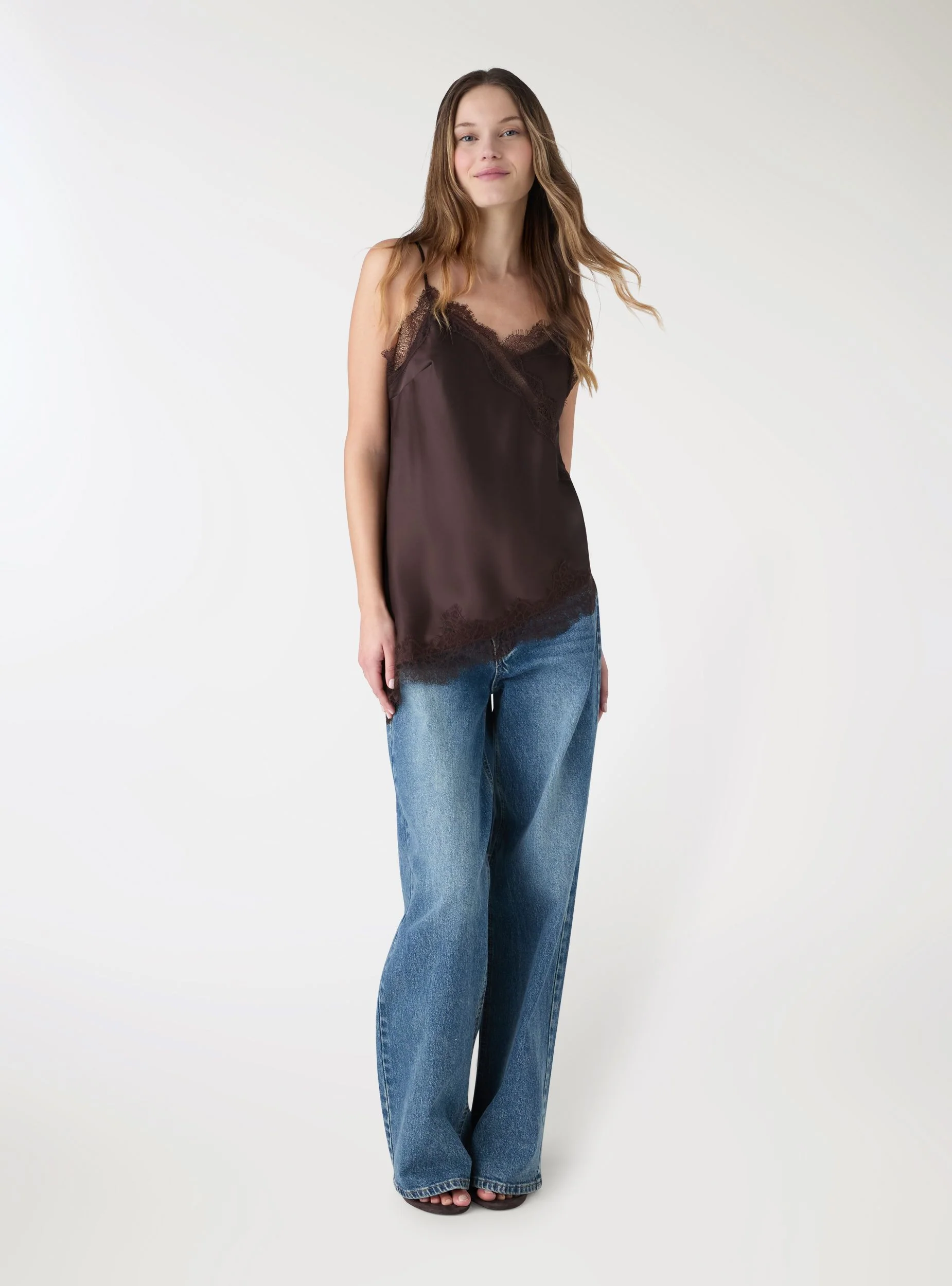 Top lingerie asimmetrico in satin