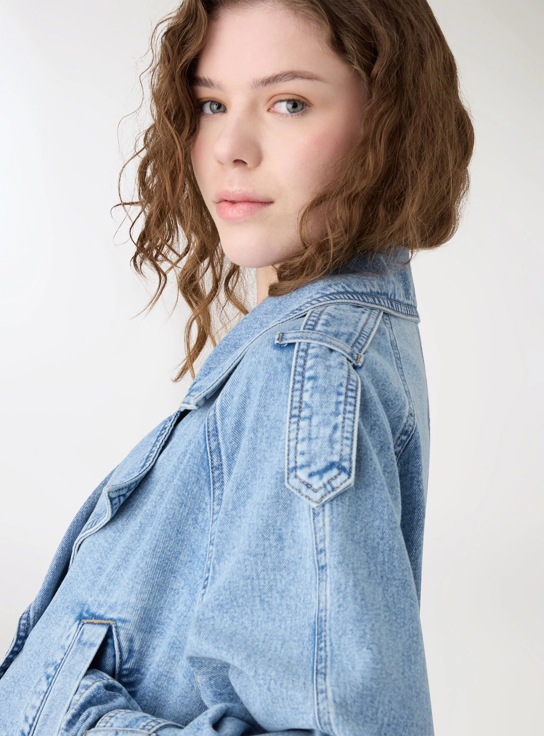 Trench corto in jeans doppiopetto - Image 3